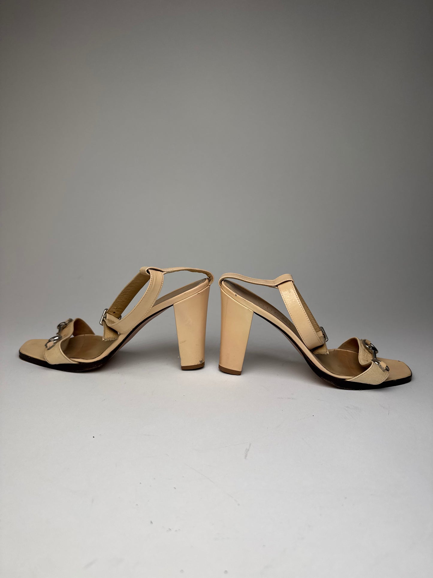 Vintage Gucci Leather Horsebit Pumps Beige EU35C