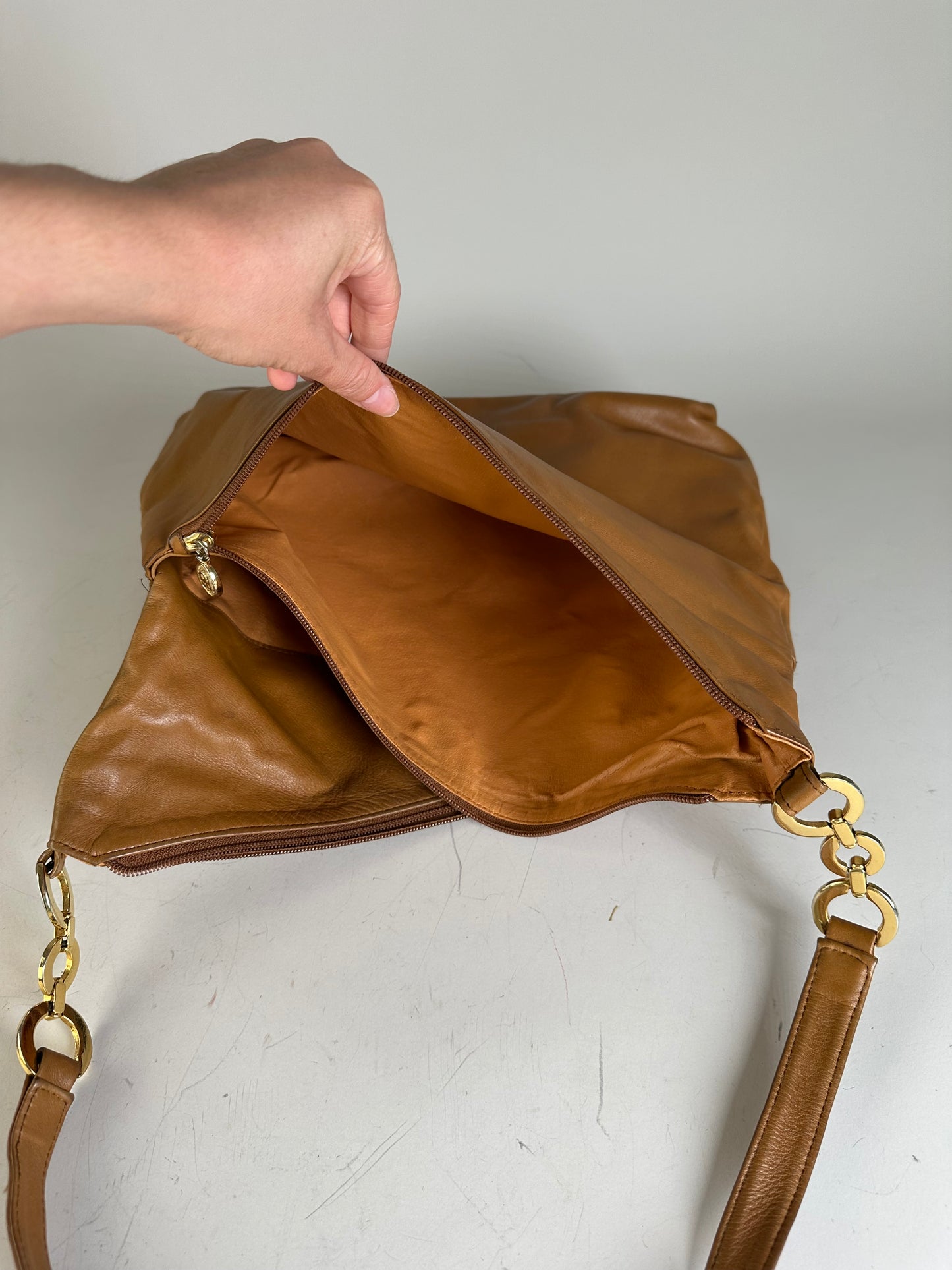 Vintage Gucci Leather Shoulder Bag Tan Gold