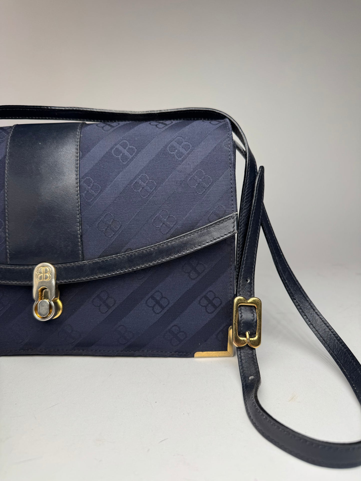 Sac vintage en cuir monogramme Balenciaga bleu marine