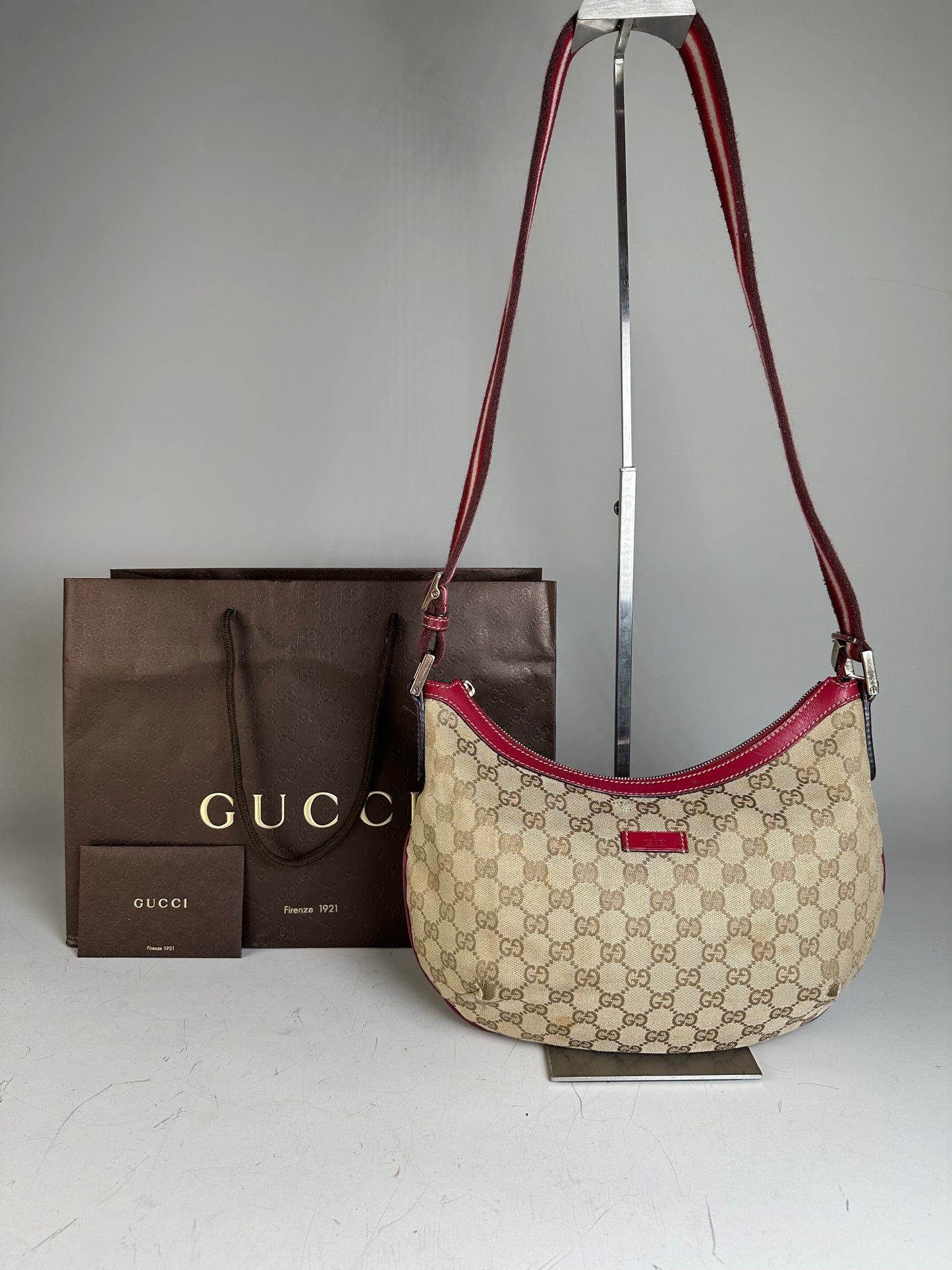 Vintage Gucci GG Supreme Shoulder Bag Beige Red
