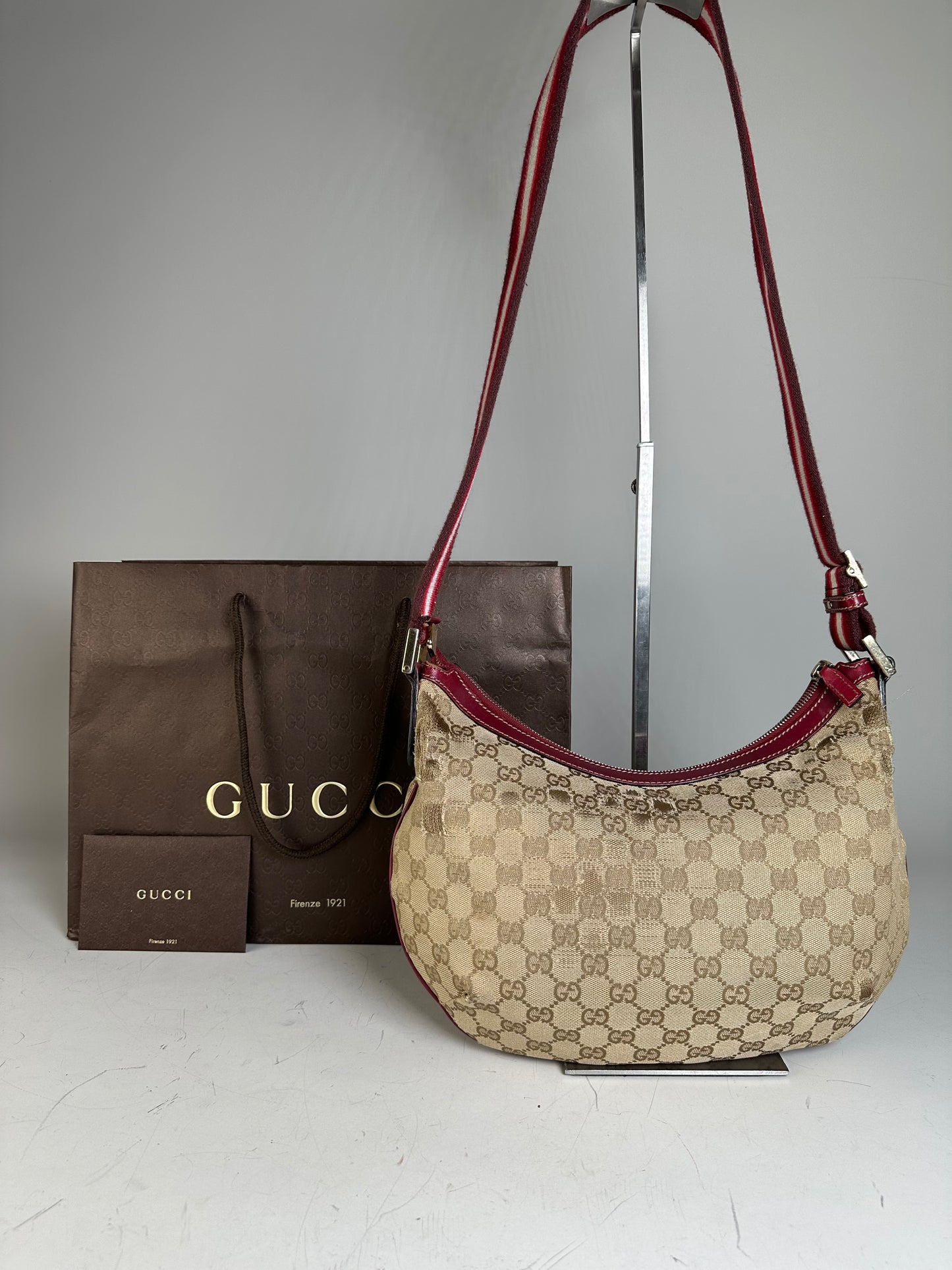 Vintage Gucci GG Supreme Shoulder Bag Beige Red