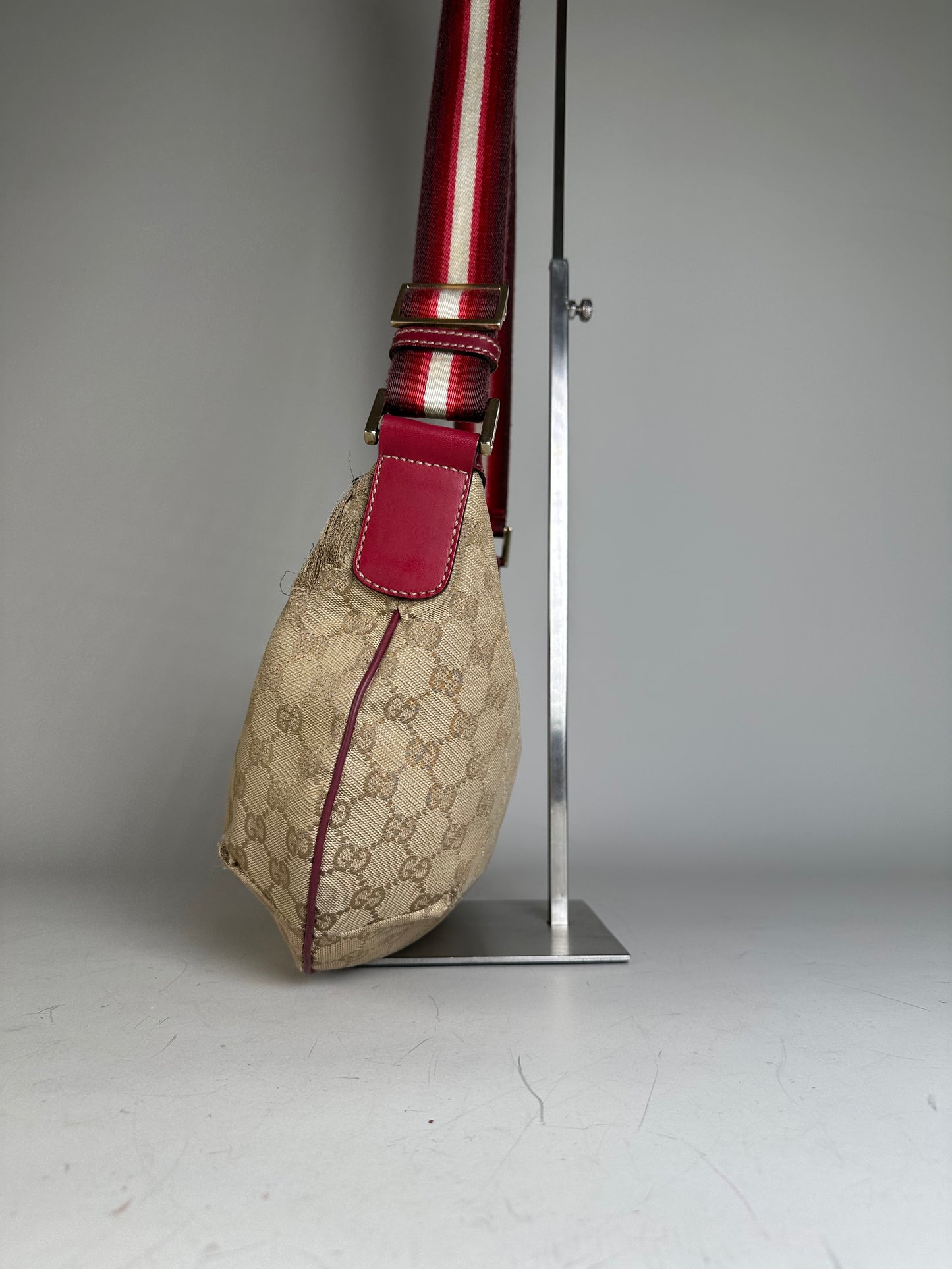 Vintage Gucci GG Supreme Shoulder Bag Beige Red