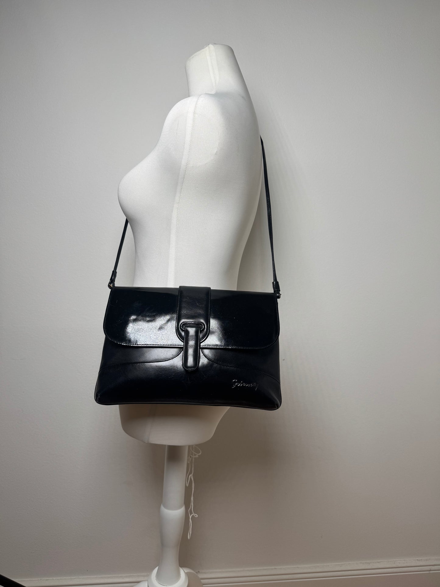 Vintage Givenchy 4G Patent leather bag black
