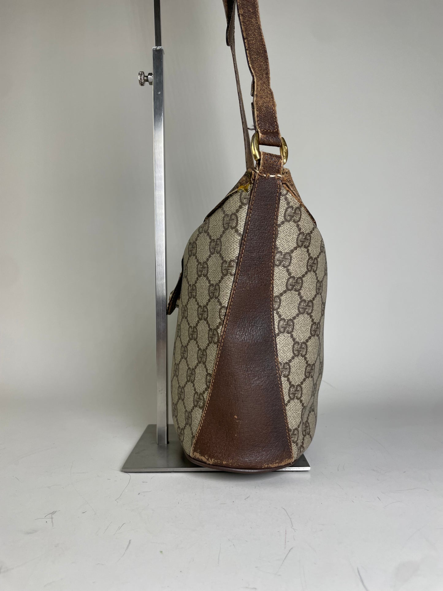 Vintage Gucci GG Supreme Shoulder Bag Beige Brown Gold