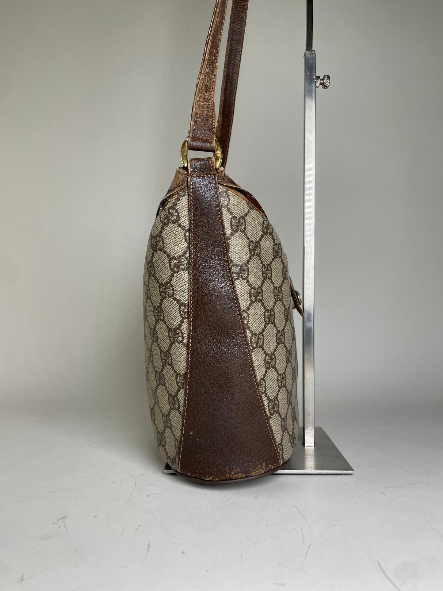 Vintage Gucci GG Supreme Shoulder Bag Beige Brown Gold