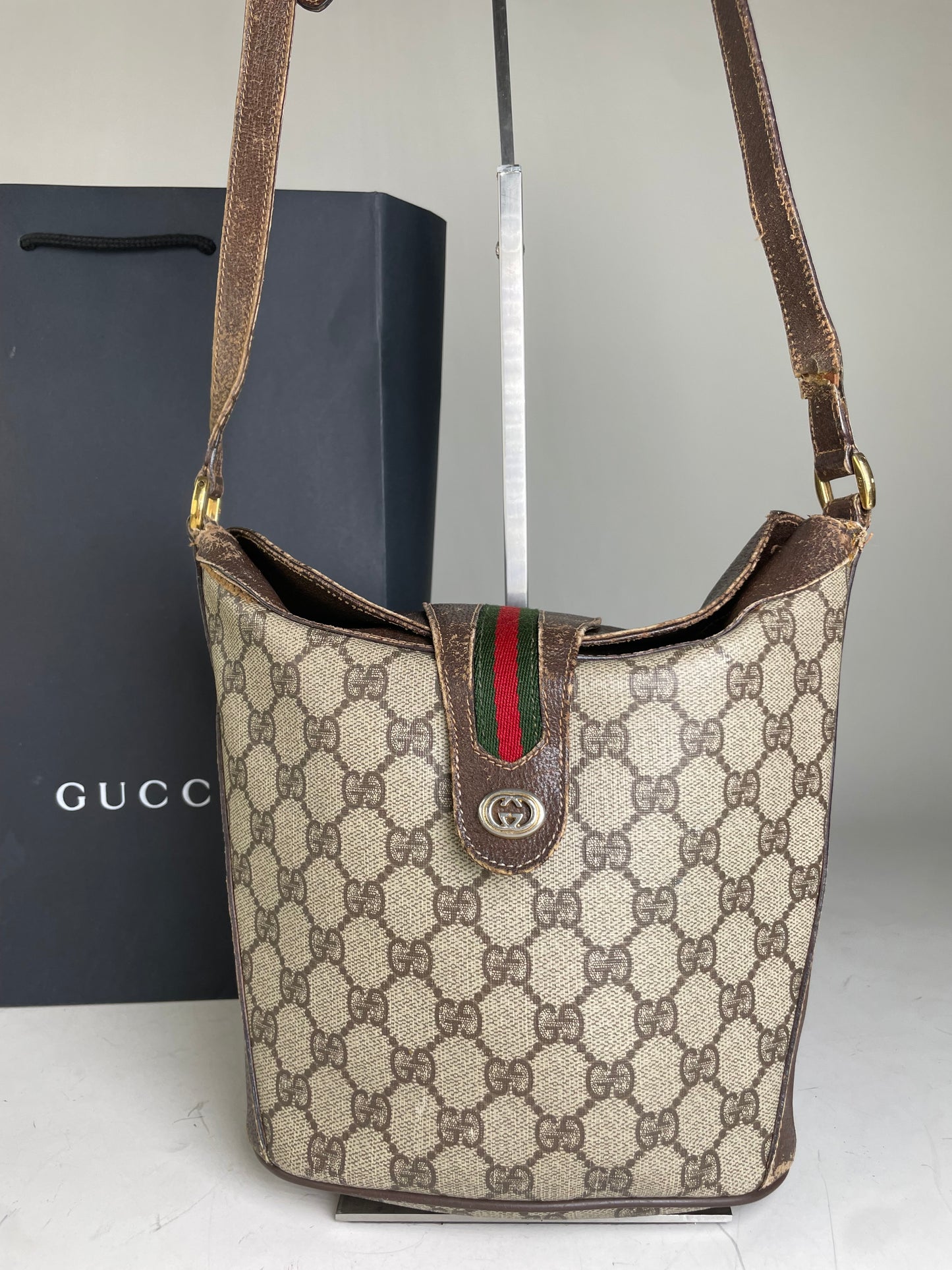 Vintage Gucci GG Supreme Shoulder Bag Beige Brown Gold