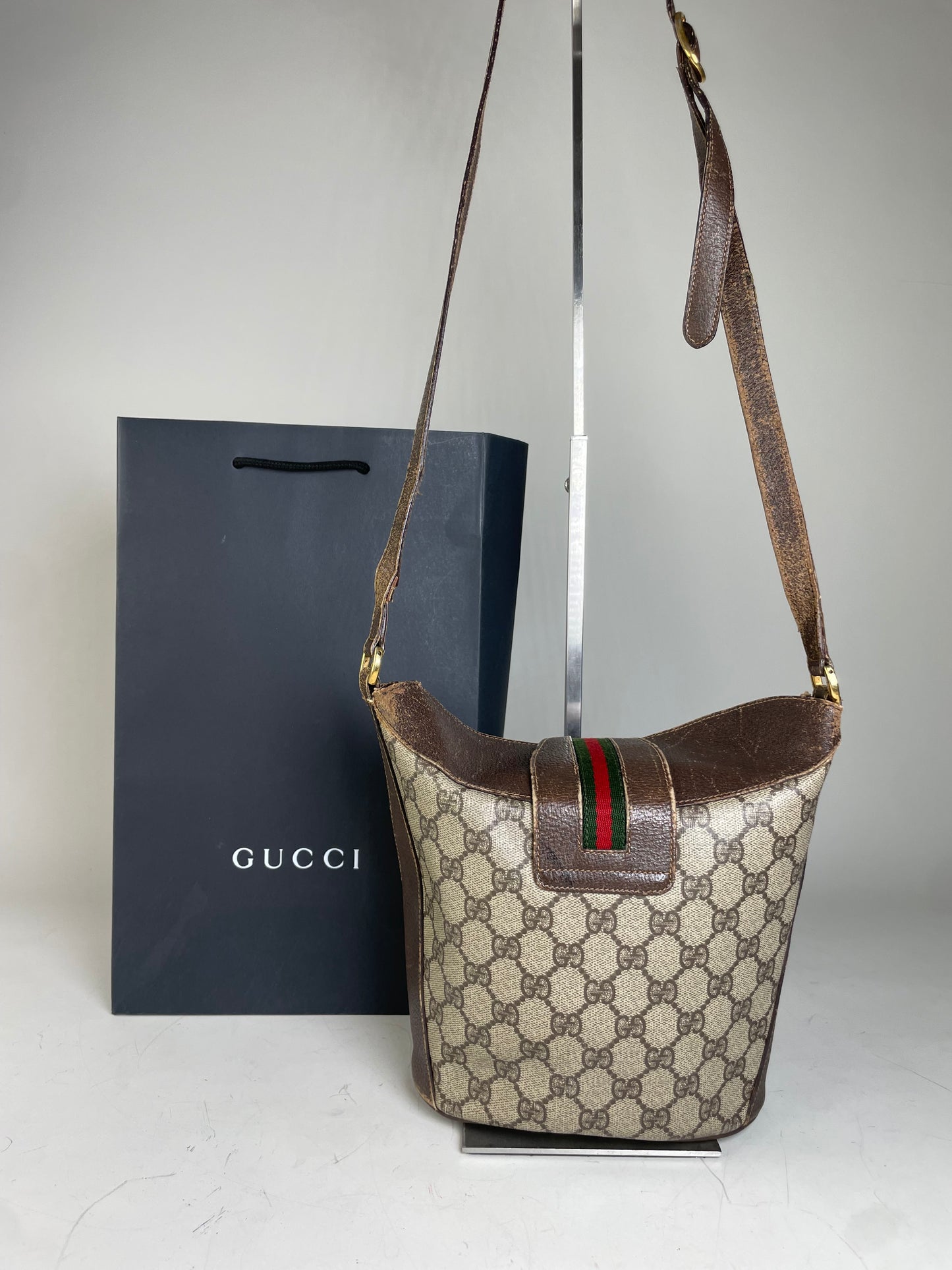 Vintage Gucci GG Supreme Shoulder Bag Beige Brown Gold