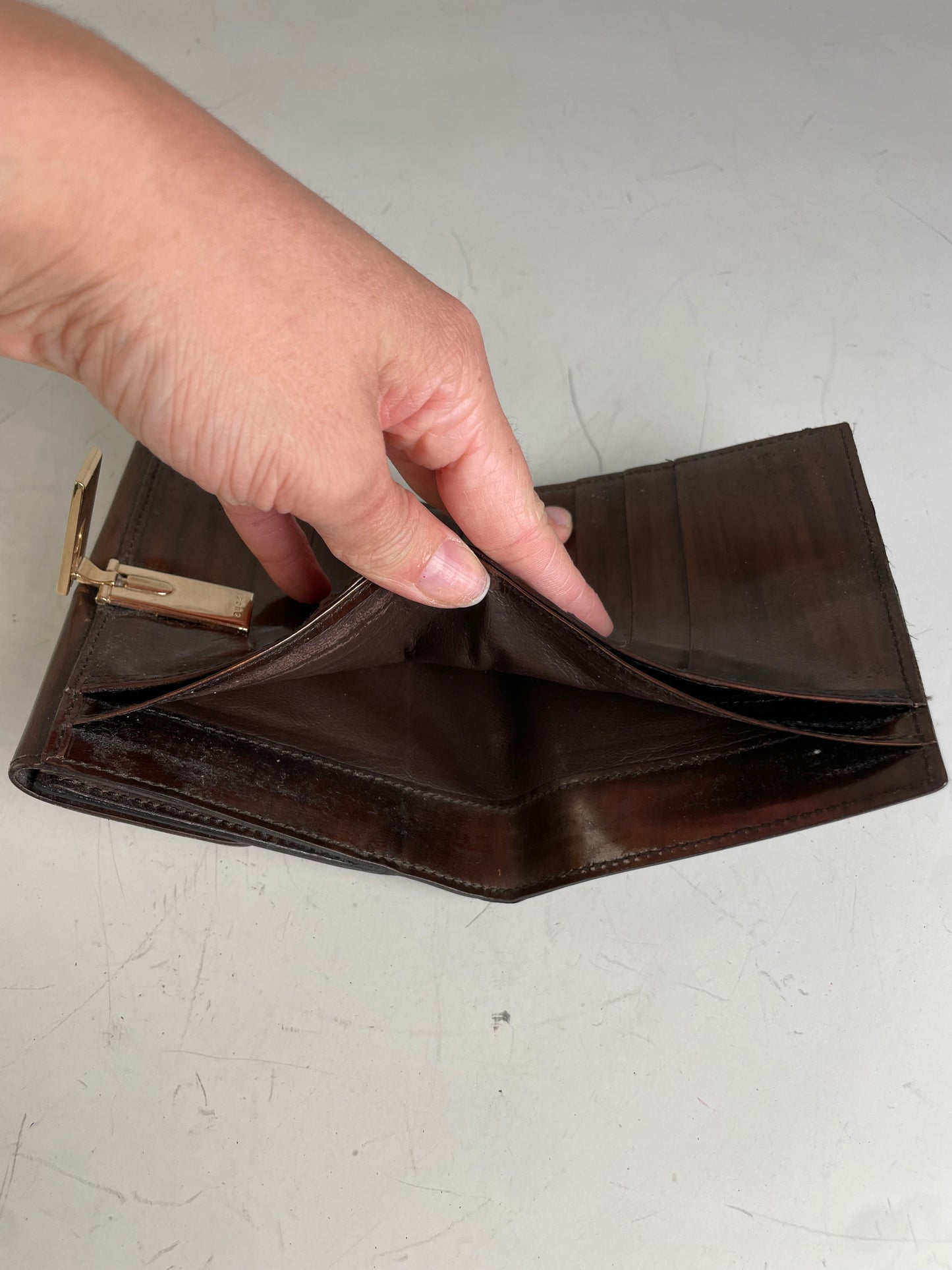 Vintage Gucci Leather Wallet Brown Gold Clasp