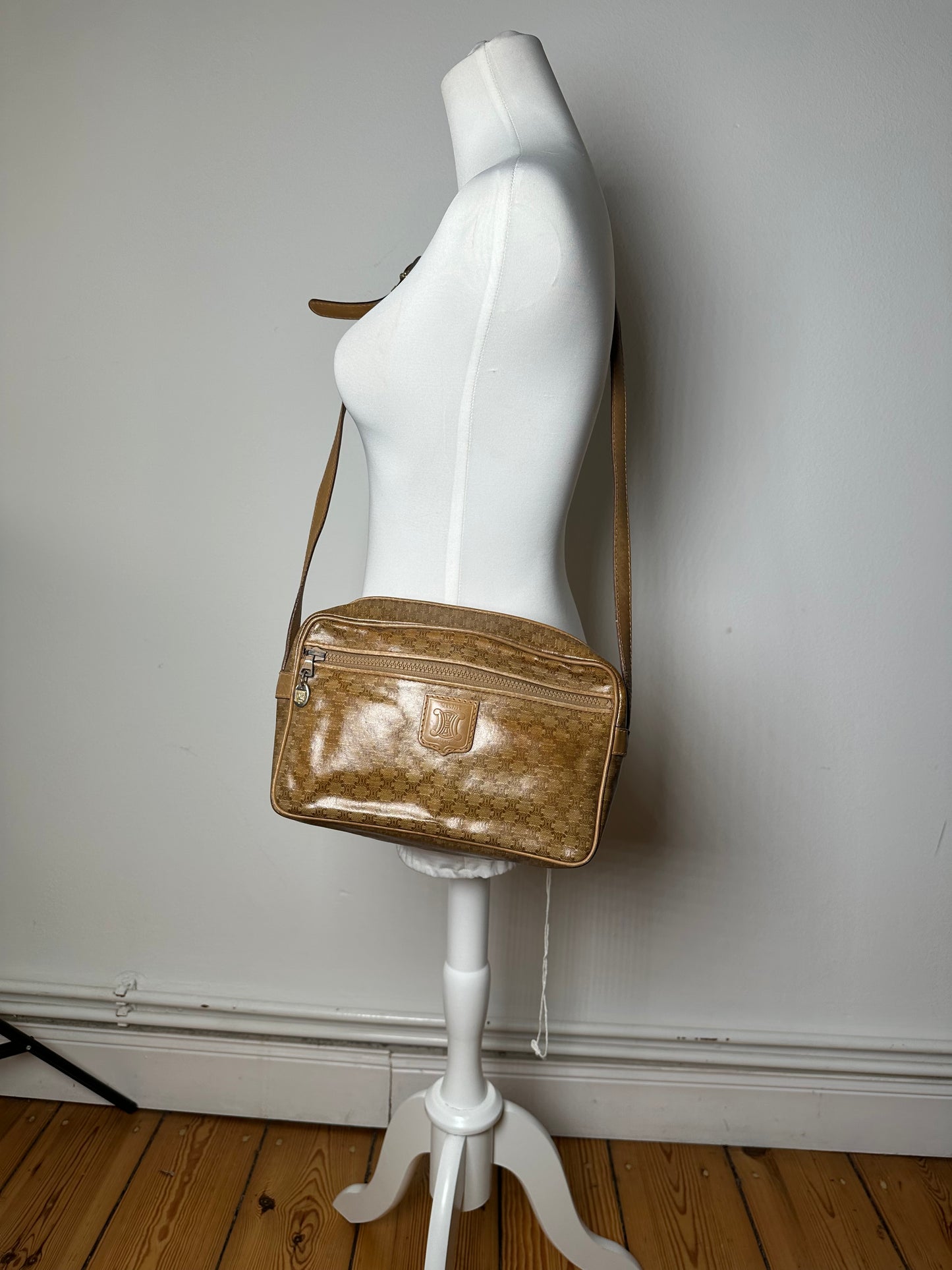 Vintage Celine Paris Triomphe Monogram Leathee Shoulder Bag Gold Brown