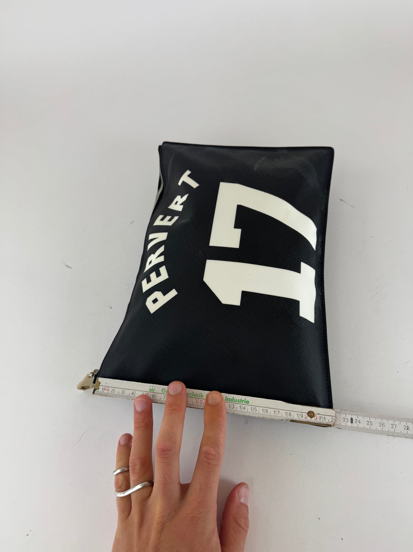 Pochette en cuir Givenchy Noir Pervert 17