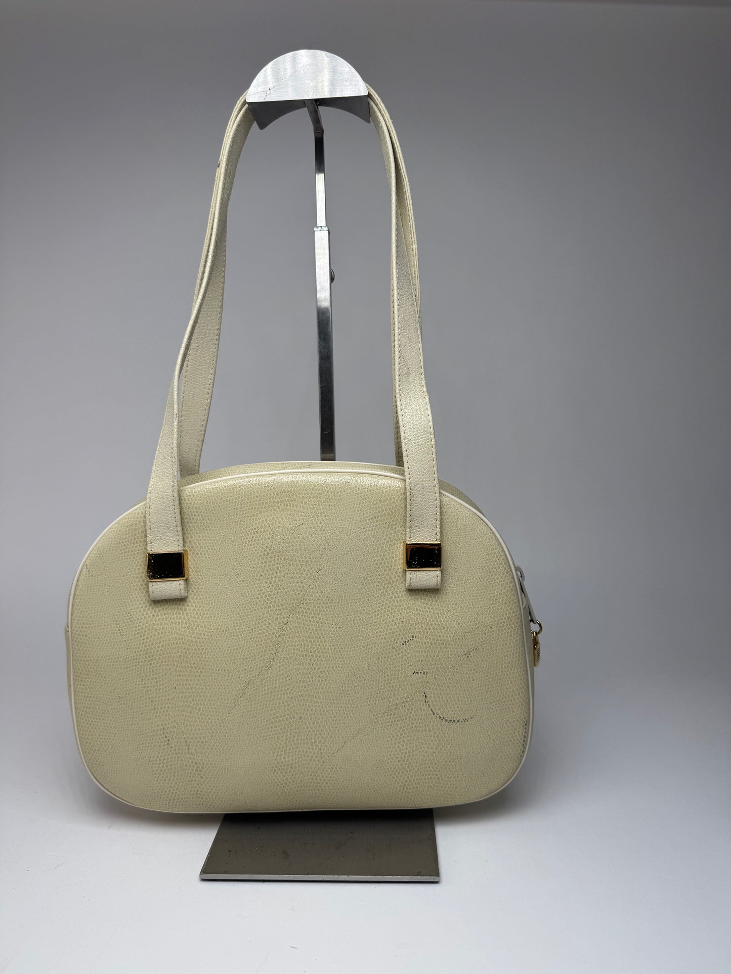 Sac vintage Givenchy en cuir embossé serpent beige