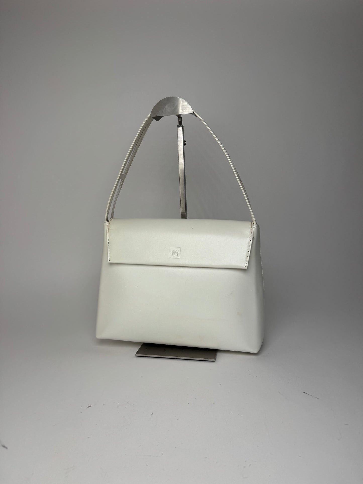 Sac vintage en cuir verni Givenchy blanc