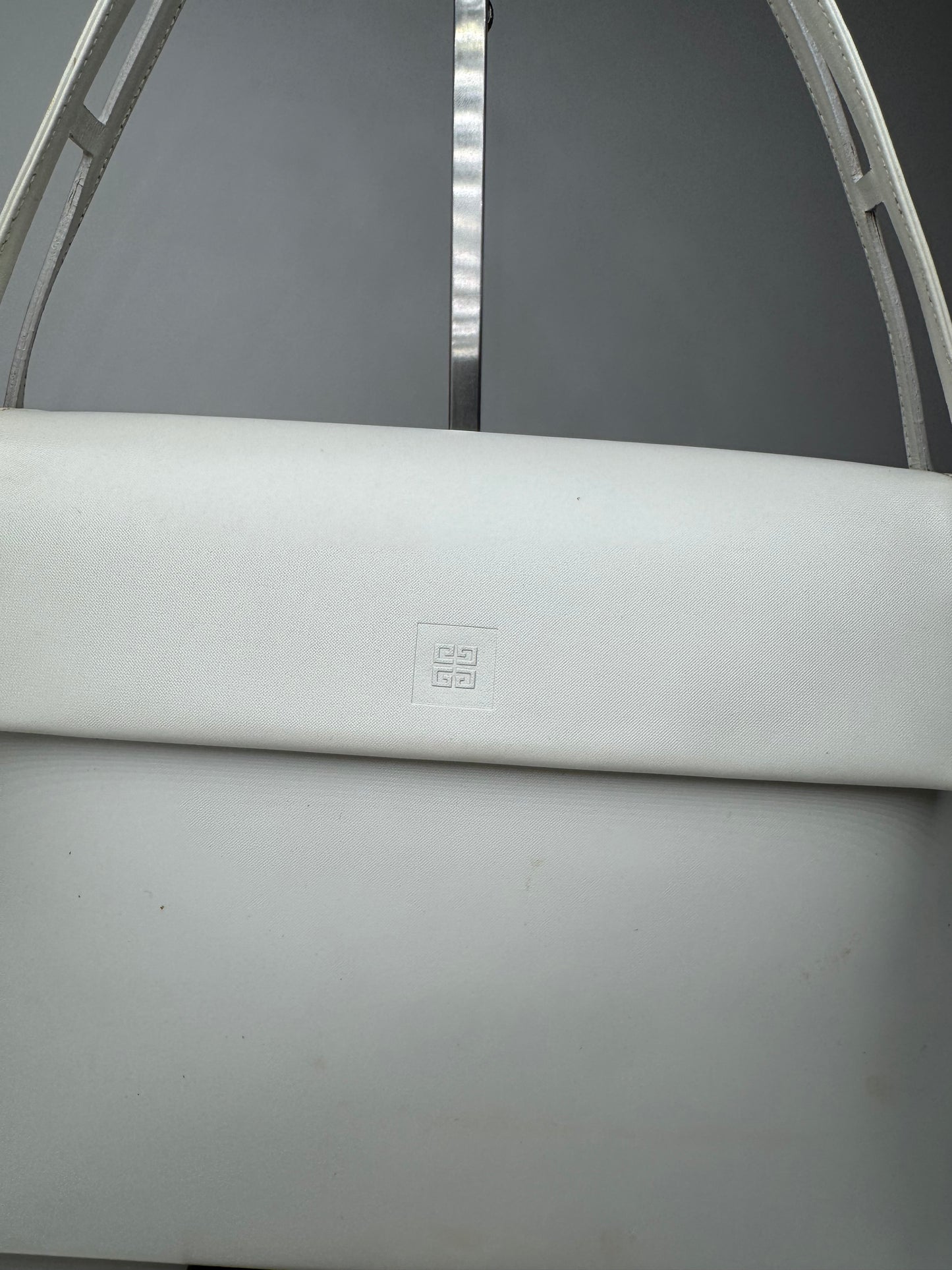 Sac vintage en cuir verni Givenchy blanc