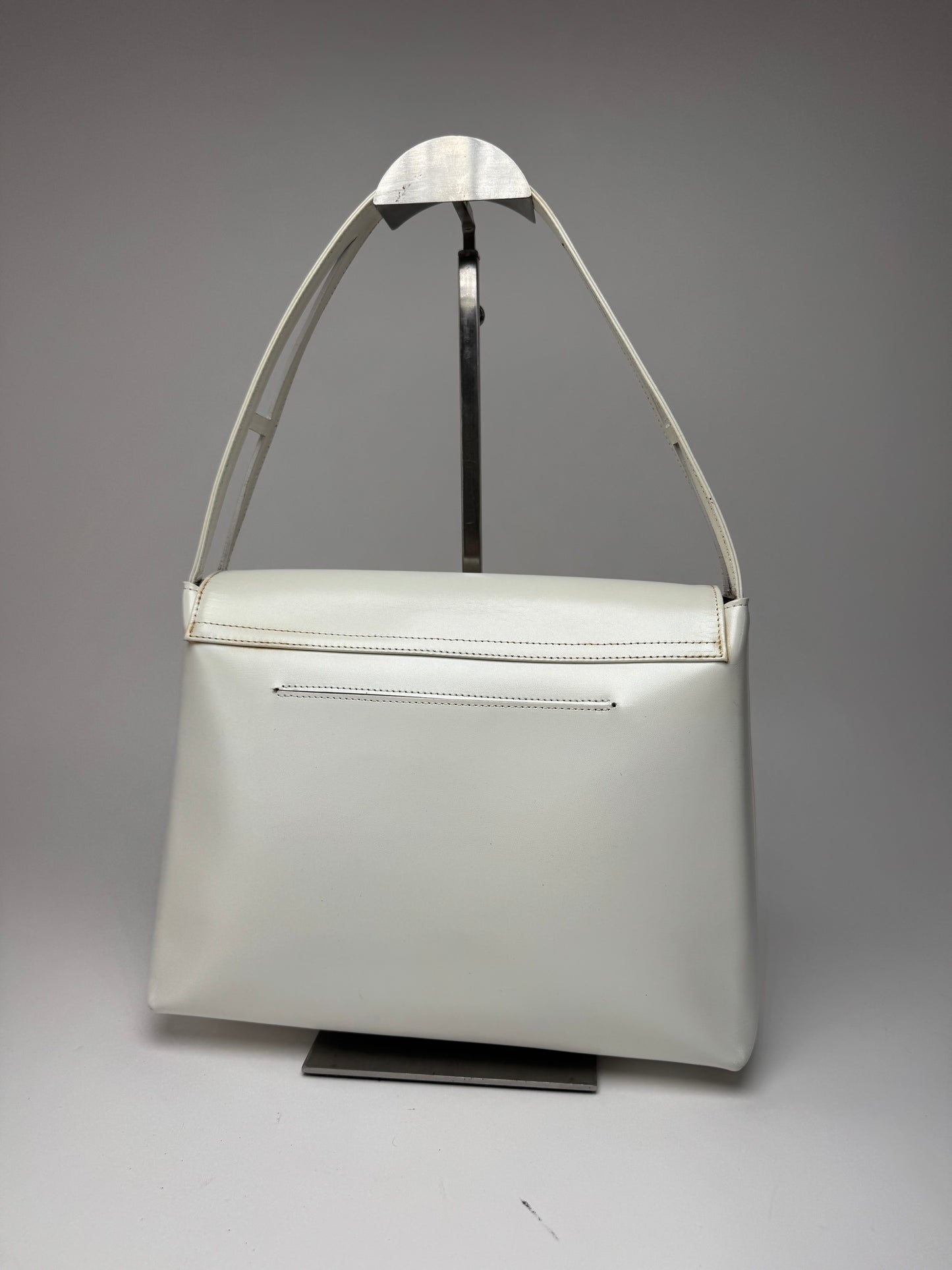 Sac vintage en cuir verni Givenchy blanc