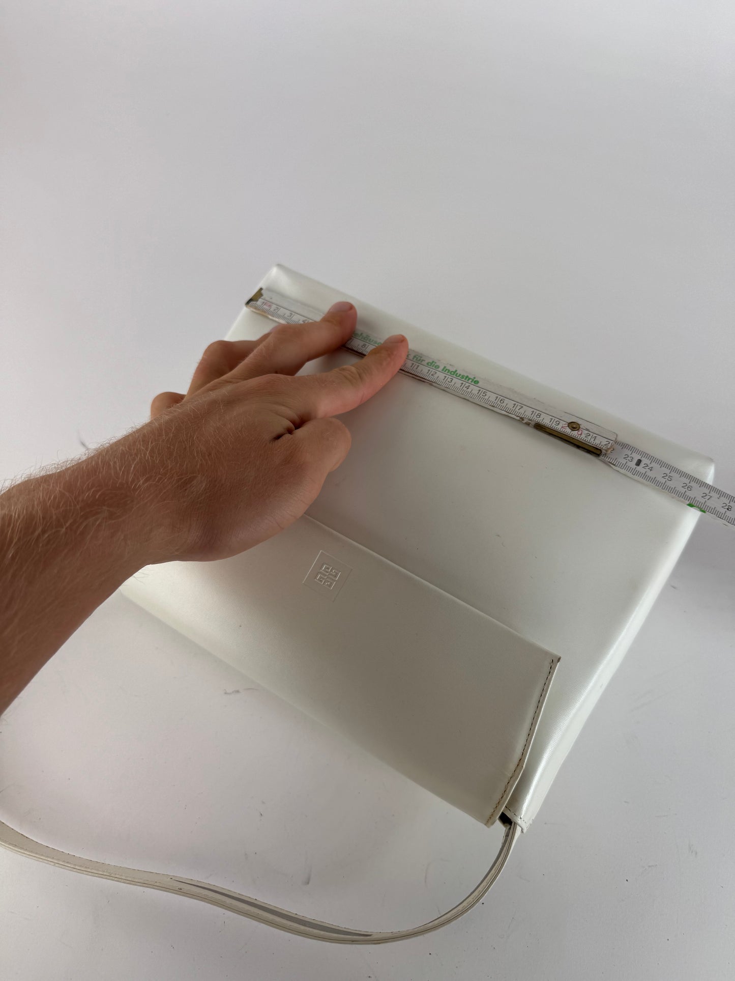 Sac vintage en cuir verni Givenchy blanc