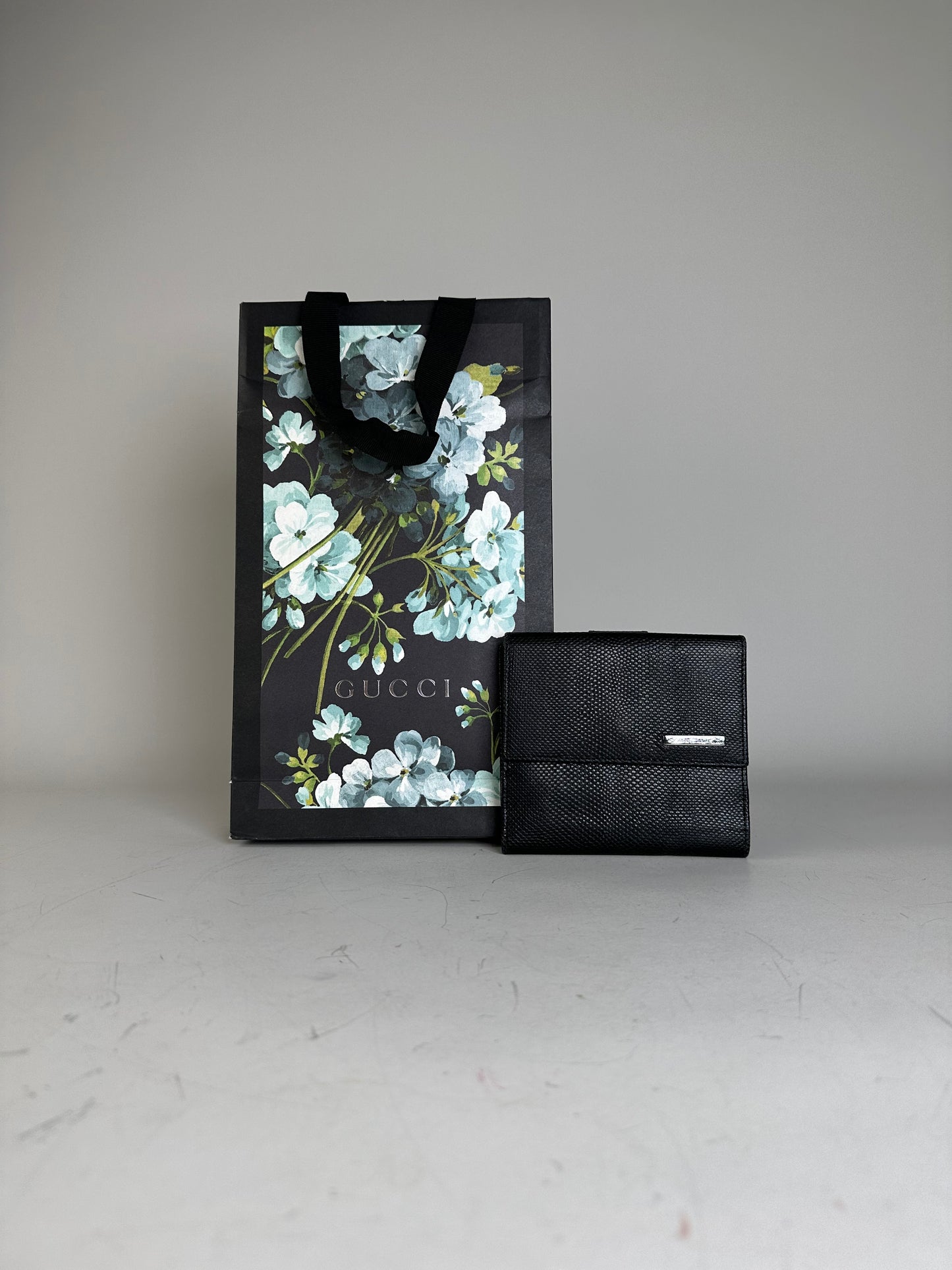 Vintage Gucci Textured Leather Wallet Black Silver
