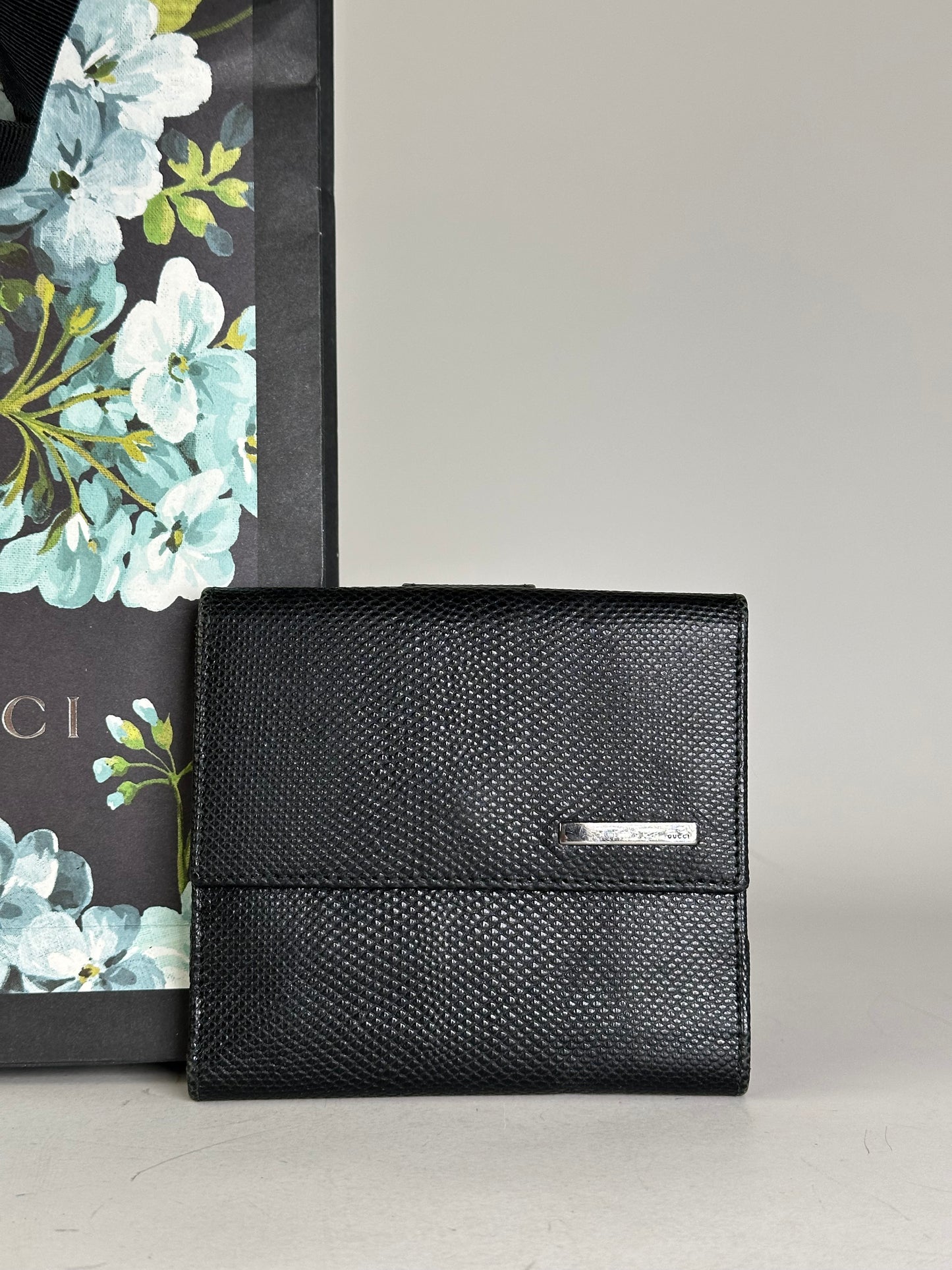 Vintage Gucci Textured Leather Wallet Black Silver