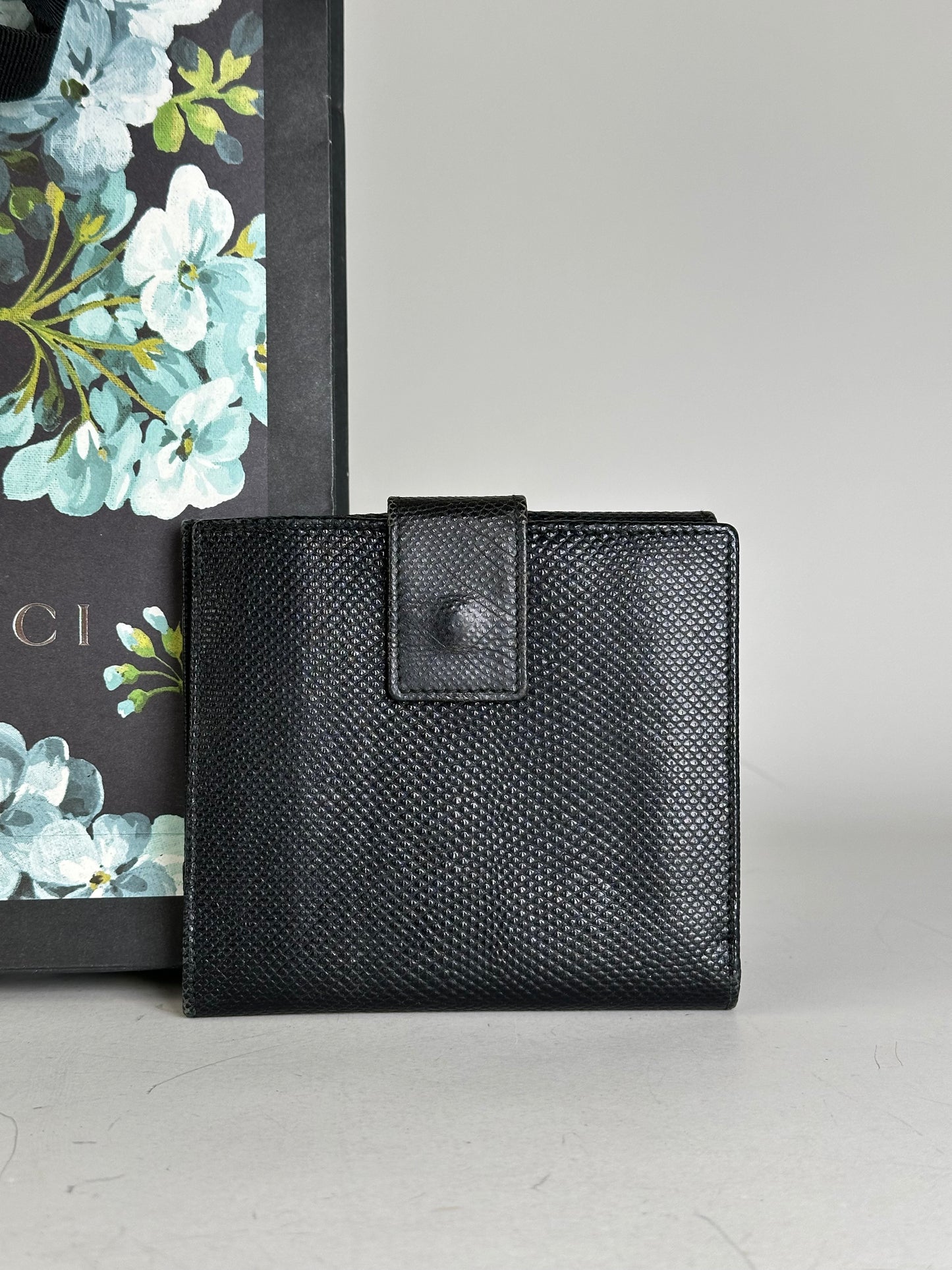 Vintage Gucci Textured Leather Wallet Black Silver