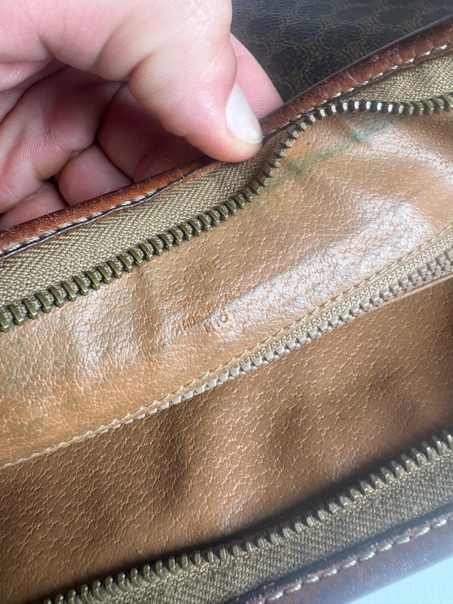 Pochette vintage Celine Paris en cuir monogramme marron