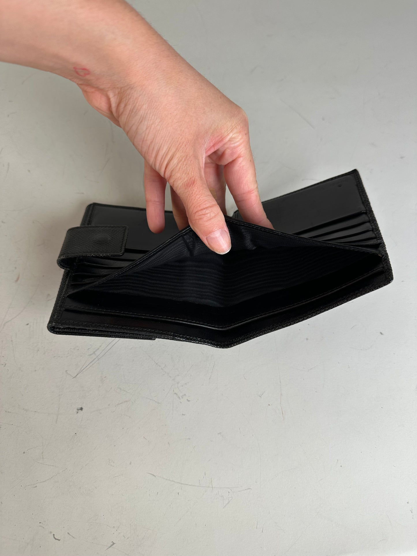 Vintage Gucci Textured Leather Wallet Black Silver