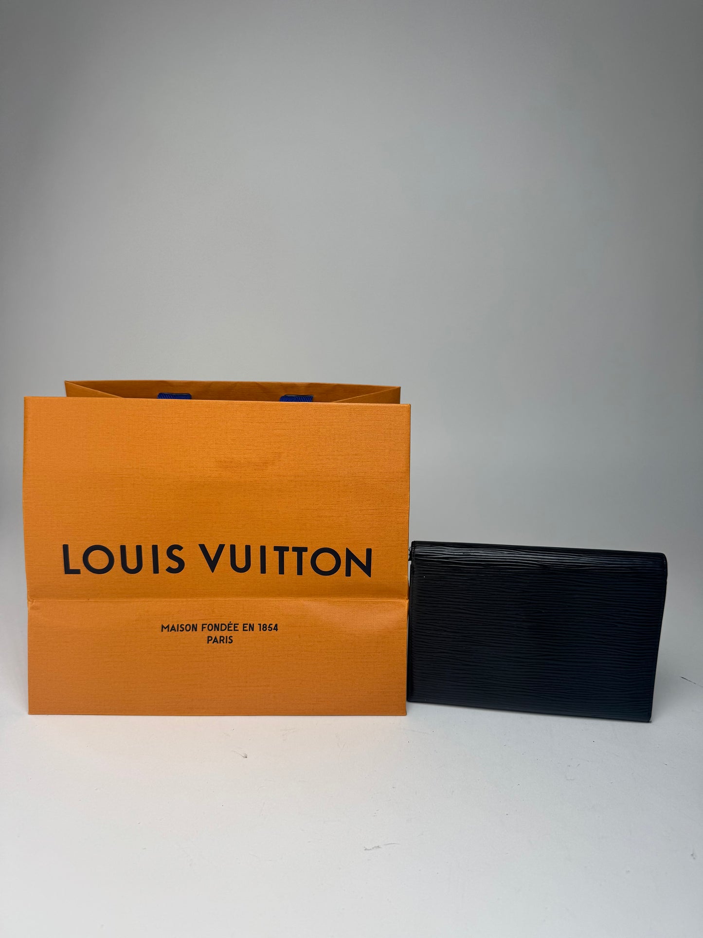 Vintage Louis Vuitton EPI Leather wallet Black
