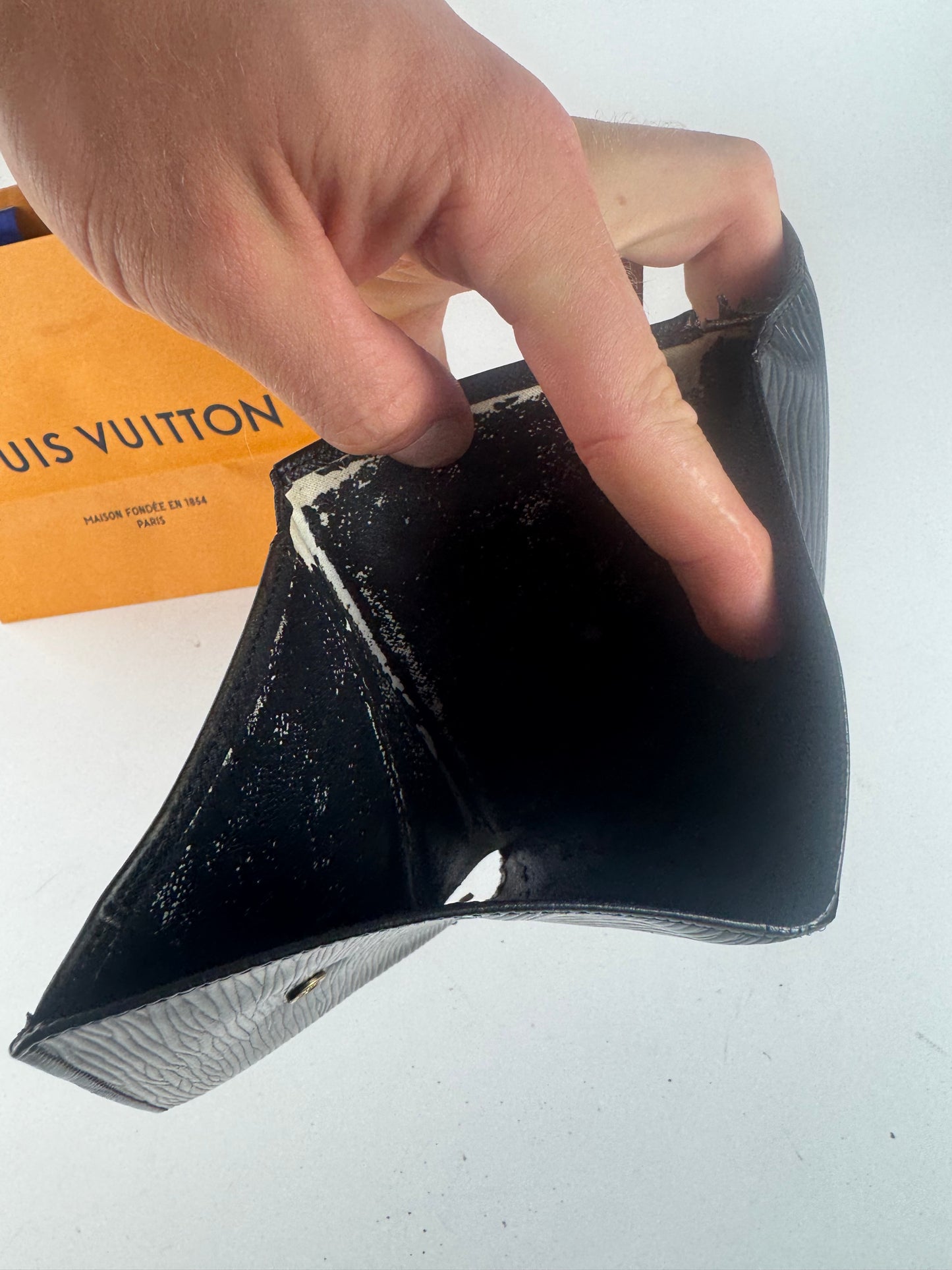 Vintage Louis Vuitton EPI Leather wallet Black