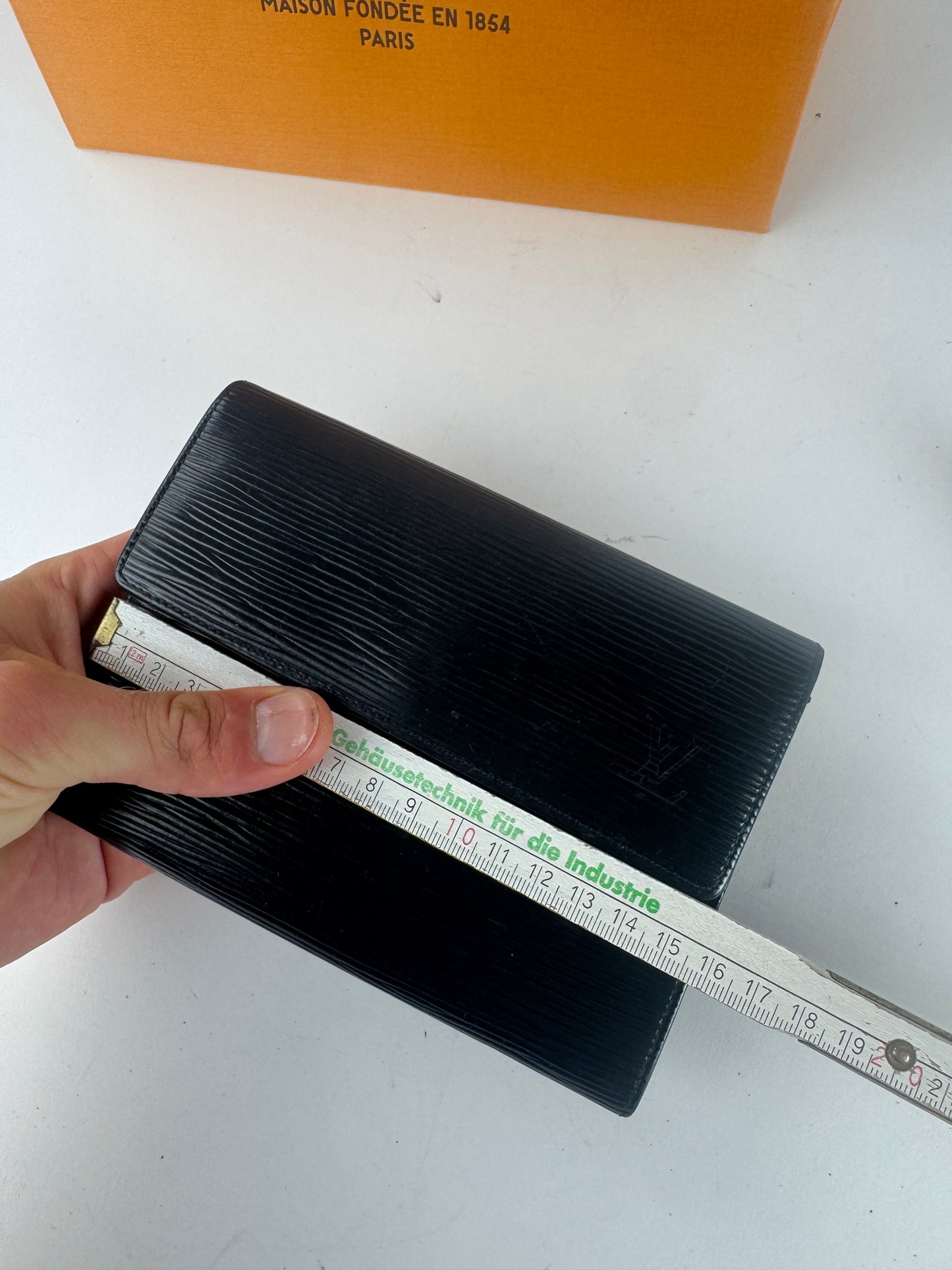 Vintage Louis Vuitton EPI Leather wallet Black