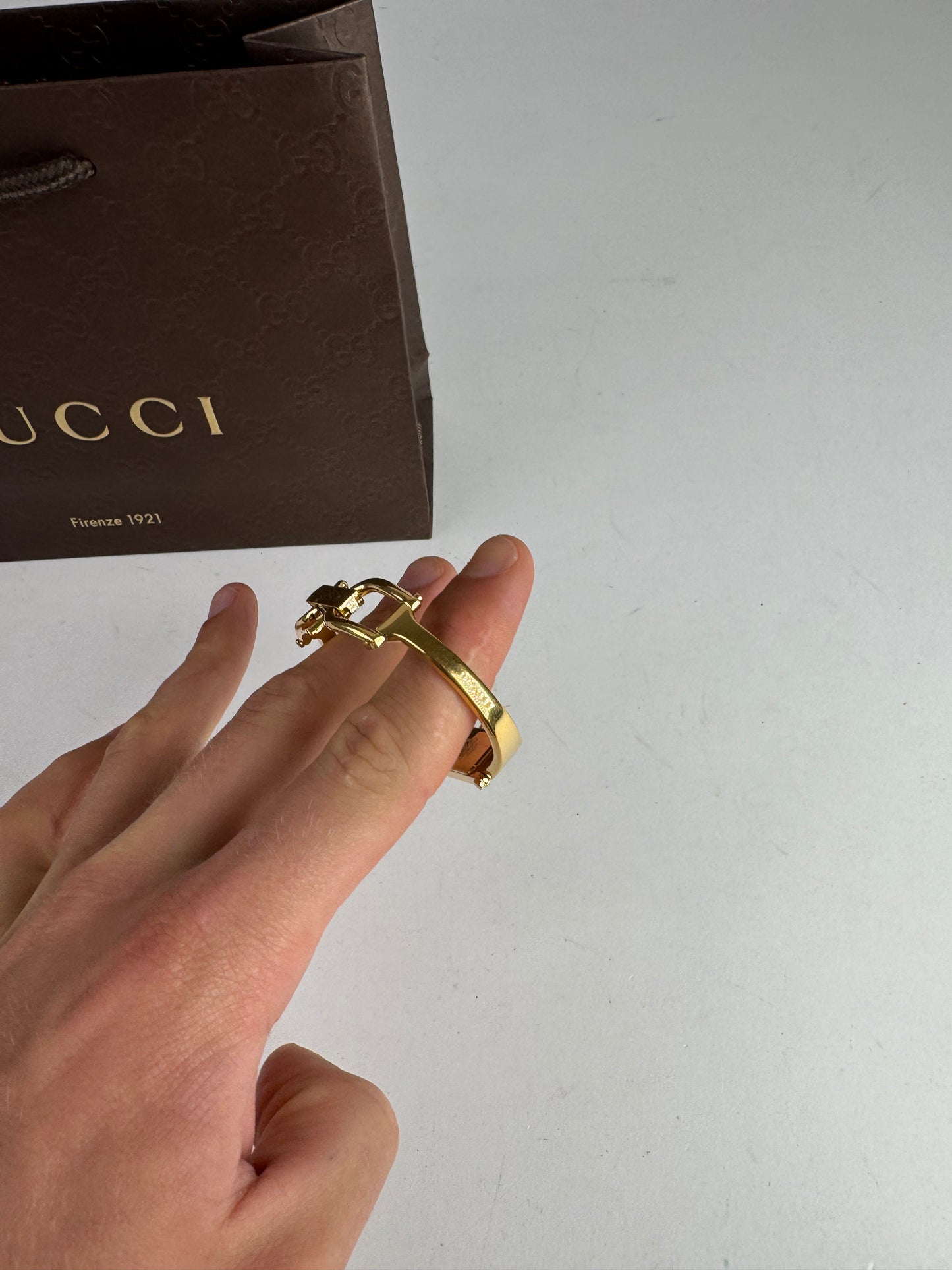 Montre Gucci vintage à mors en or