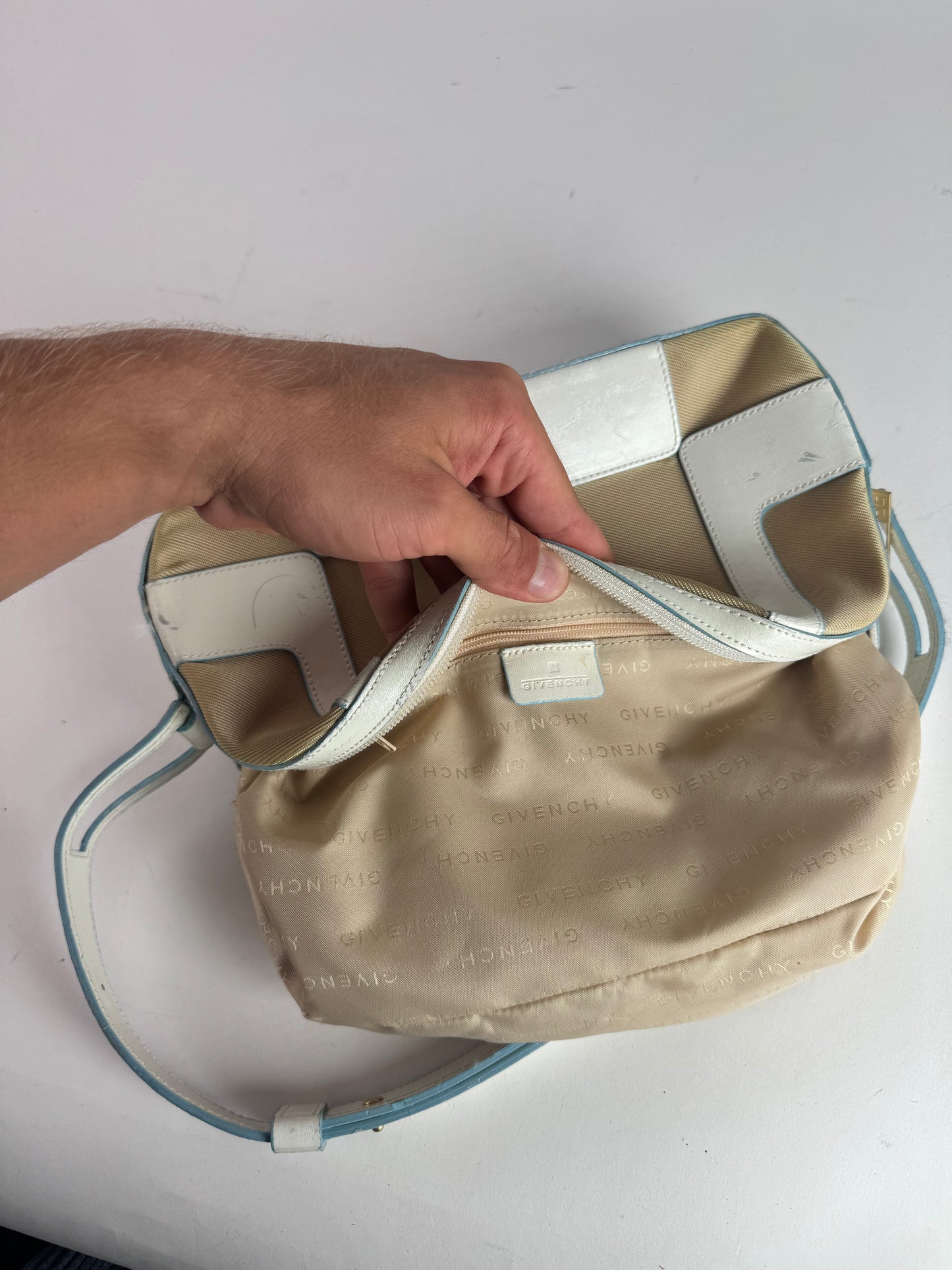 Sac vintage Givenchy 4G en cuir et coton bleu blanc beige