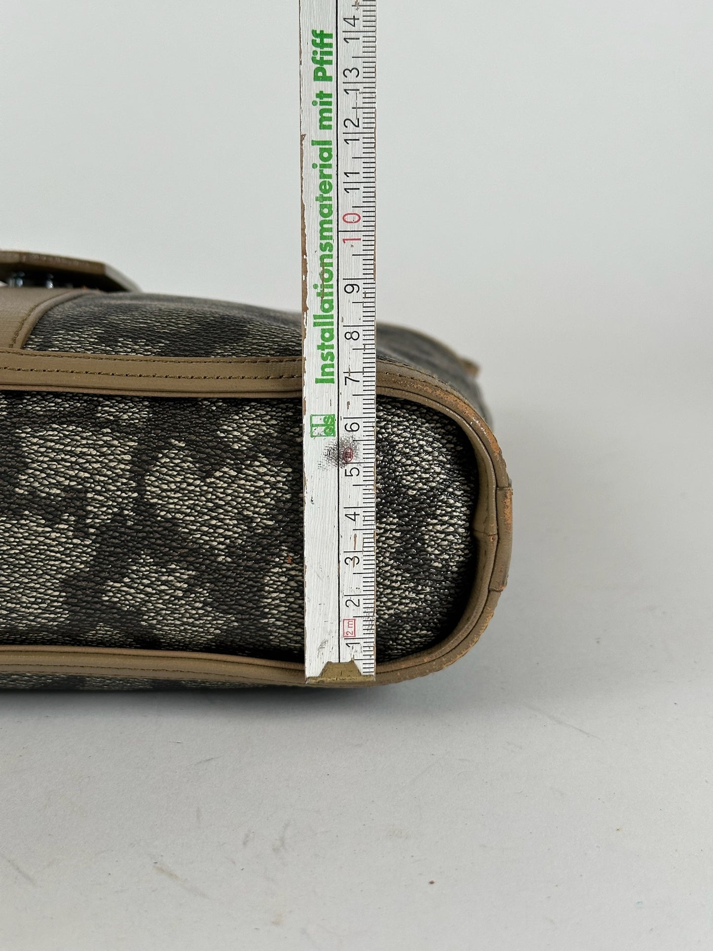 Vintage Yves Saint Laurent leather shoulder bag