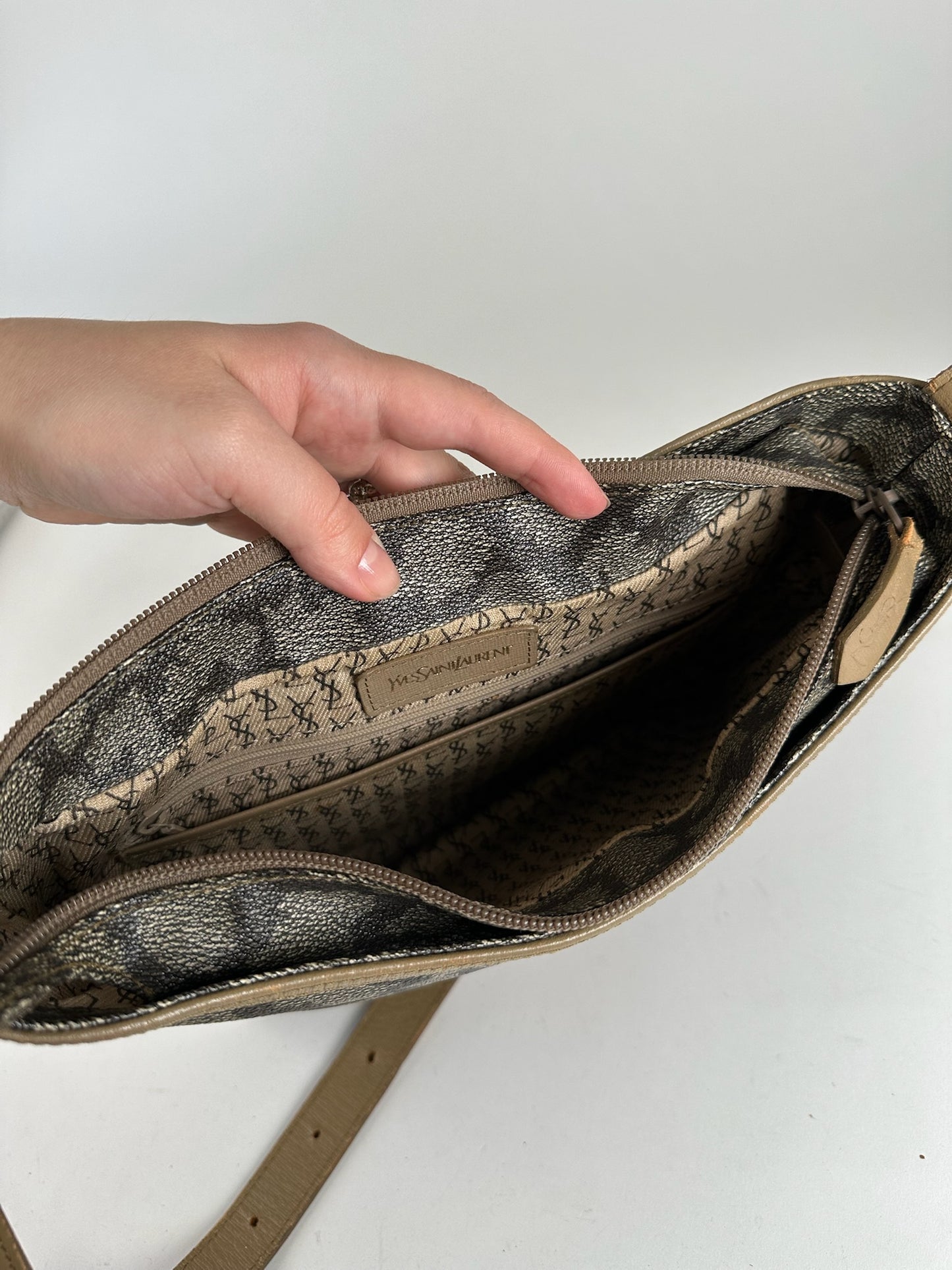 Vintage Yves Saint Laurent leather shoulder bag