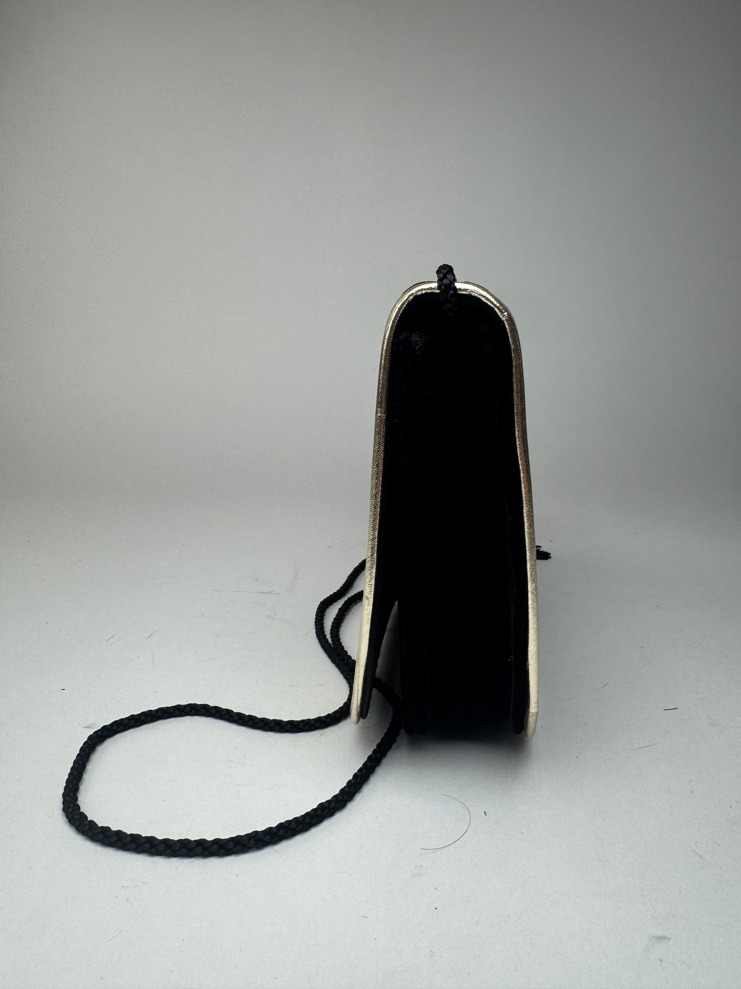 Sac vintage en velours noir Yves Saint Laurent