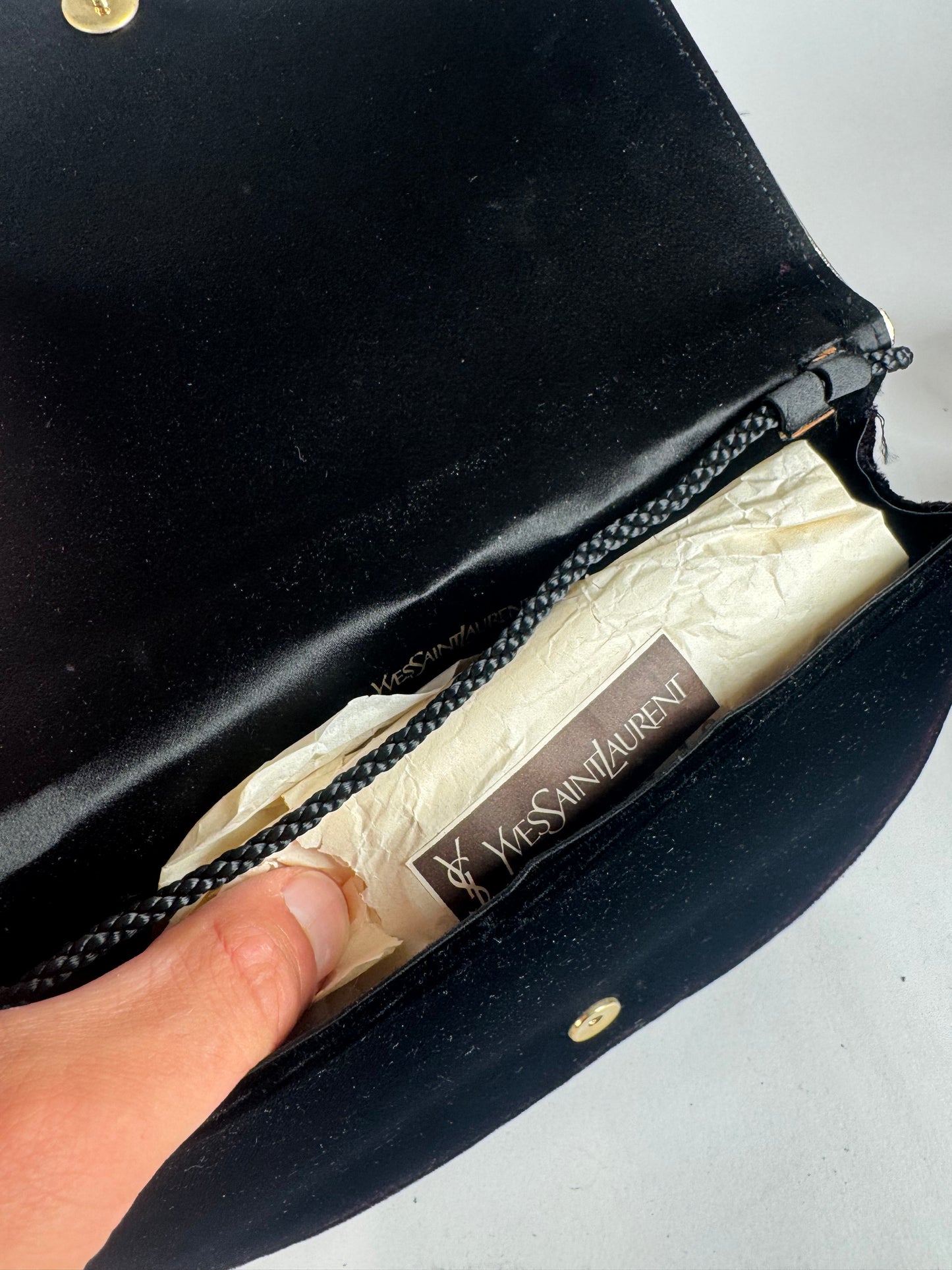 Sac vintage en velours noir Yves Saint Laurent