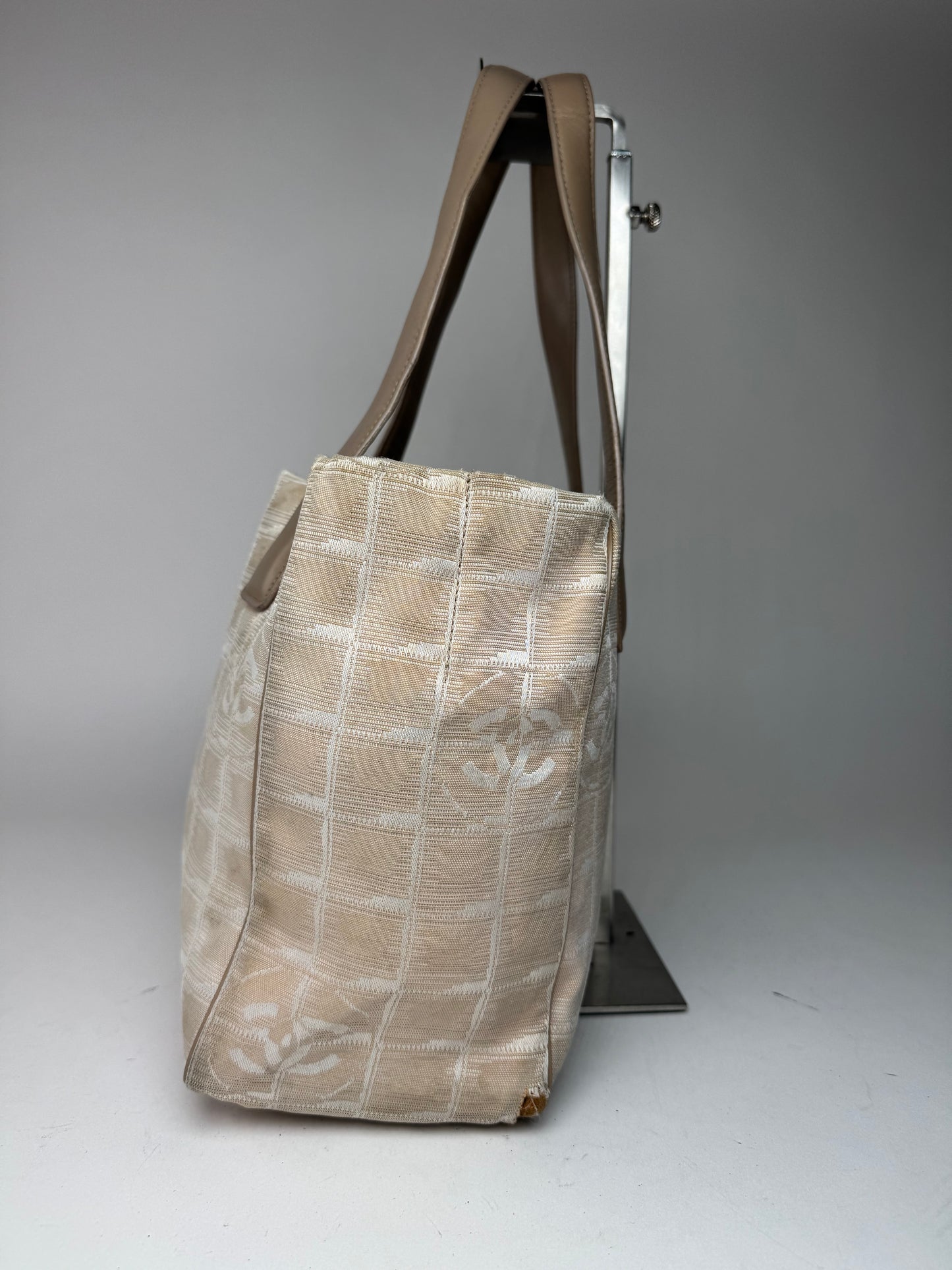Sac cabas vintage Chanel en toile monogramme beige
