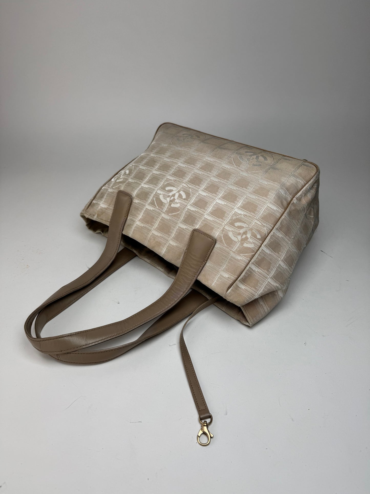 Sac cabas vintage Chanel en toile monogramme beige