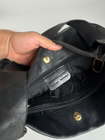 Sac vintage en cuir noir Salvatore Ferragamo