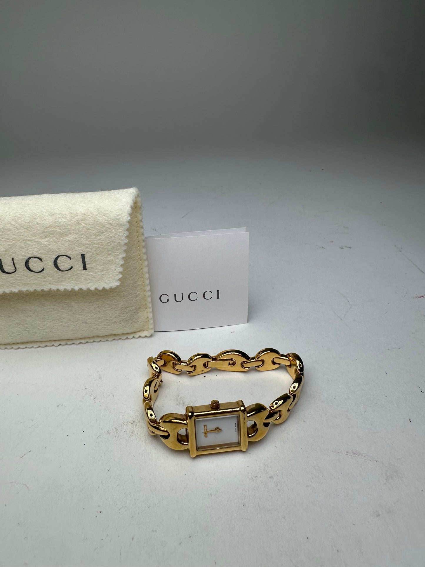 Vintage Gucci 1800 L Gold Plated Quartz Watch OFF