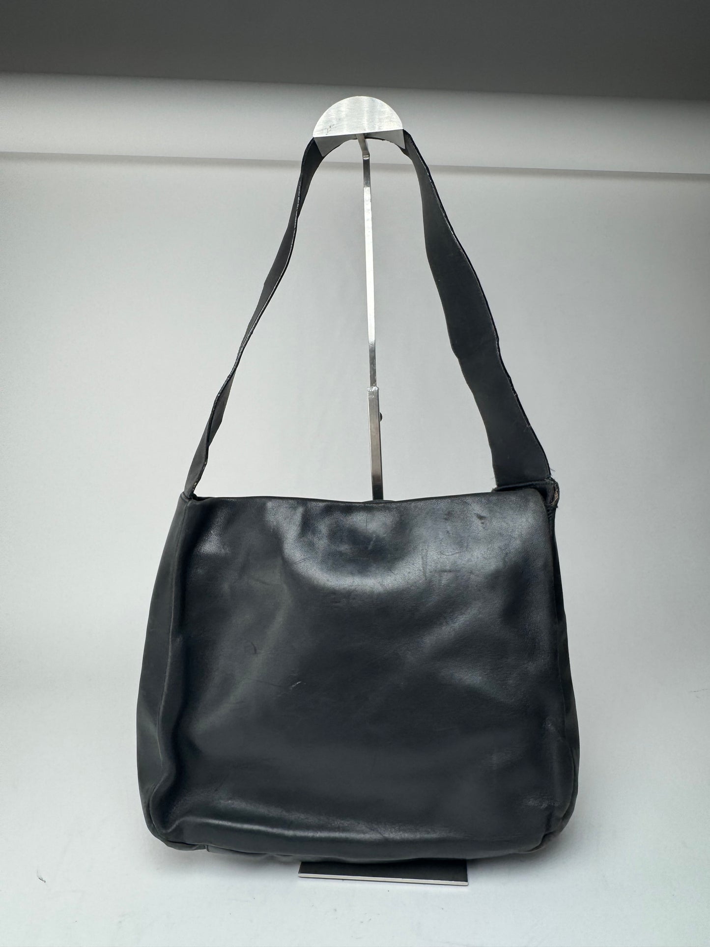 Sac vintage en cuir noir Salvatore Ferragamo