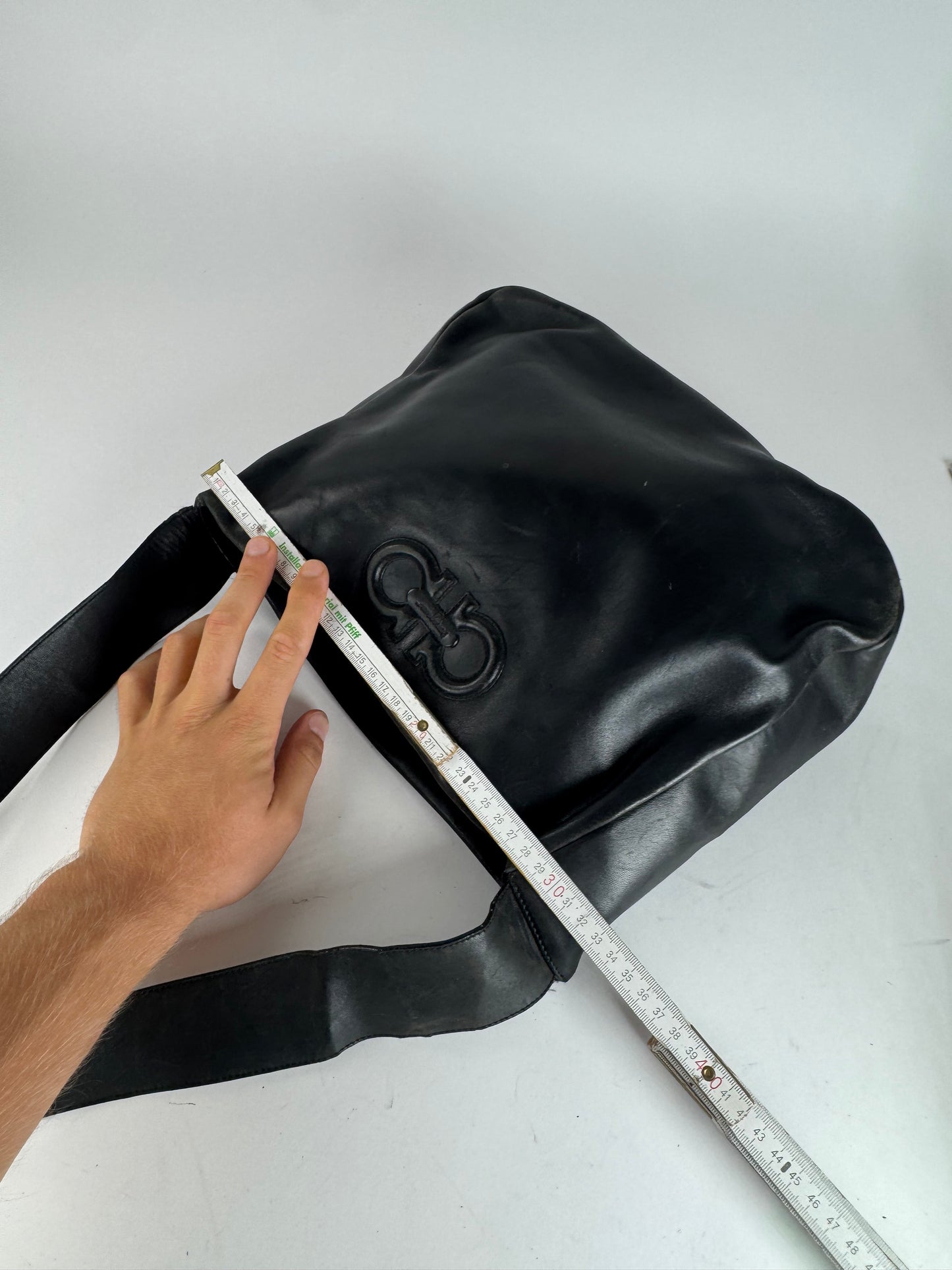 Sac vintage en cuir noir Salvatore Ferragamo