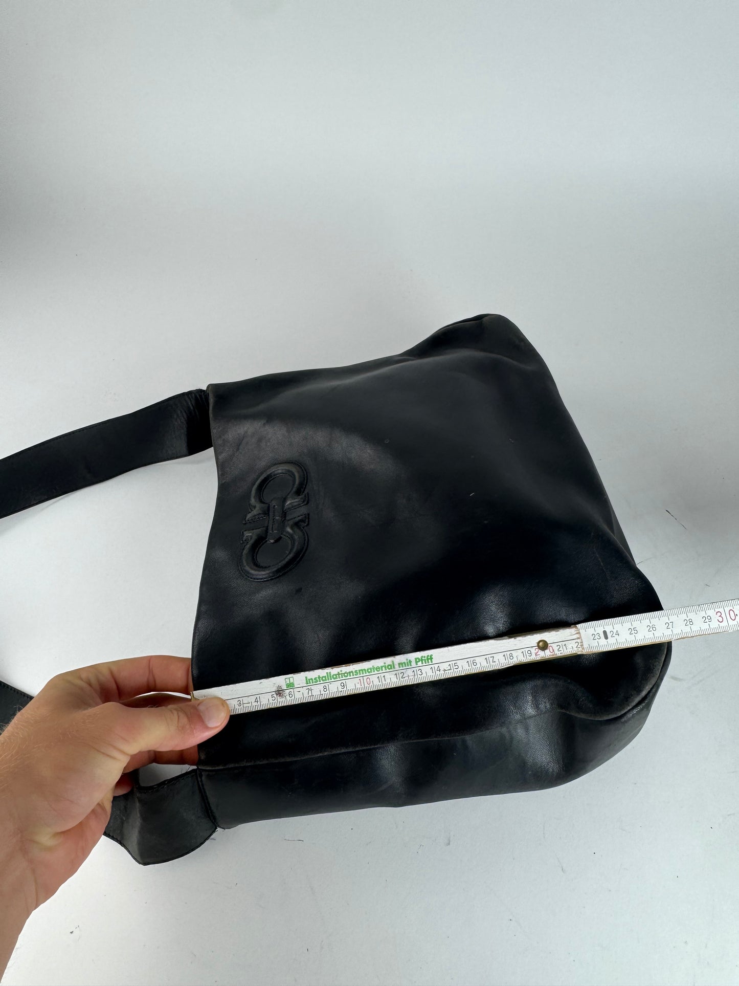 Sac vintage en cuir noir Salvatore Ferragamo