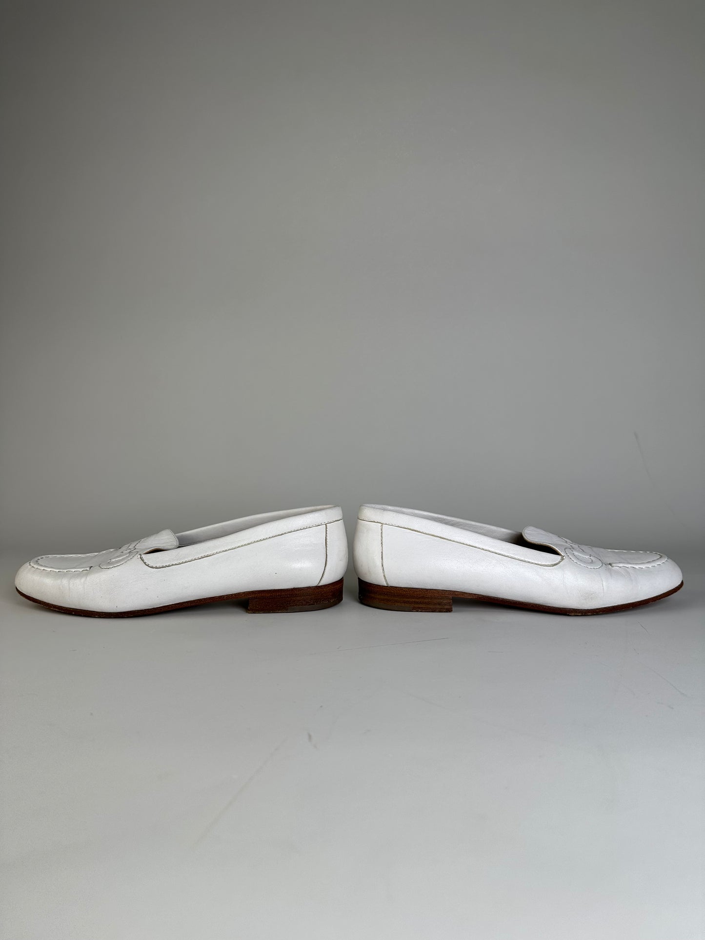Vintage Gucci Leather Loafers White EU5