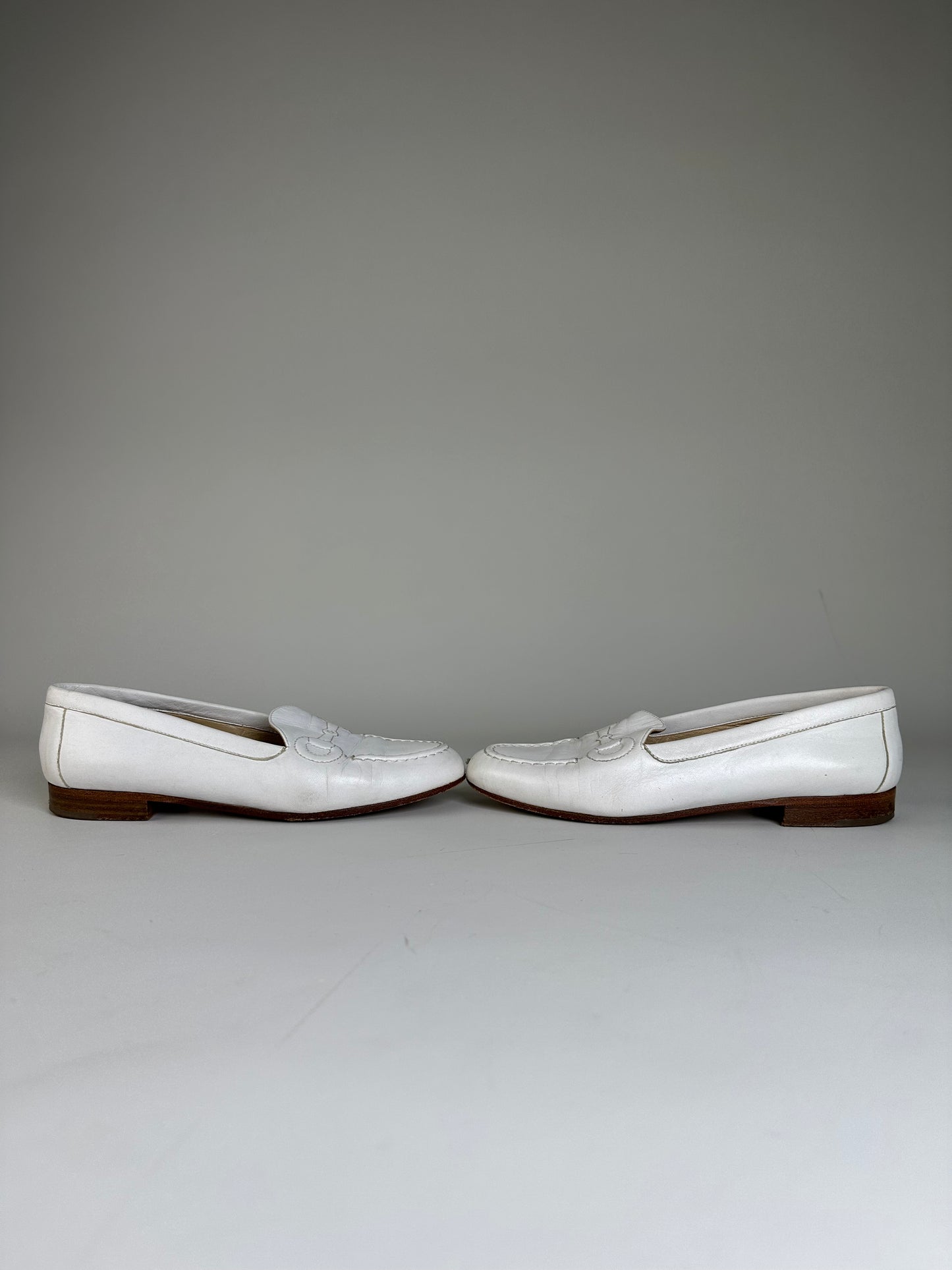 Vintage Gucci Leather Loafers White EU5