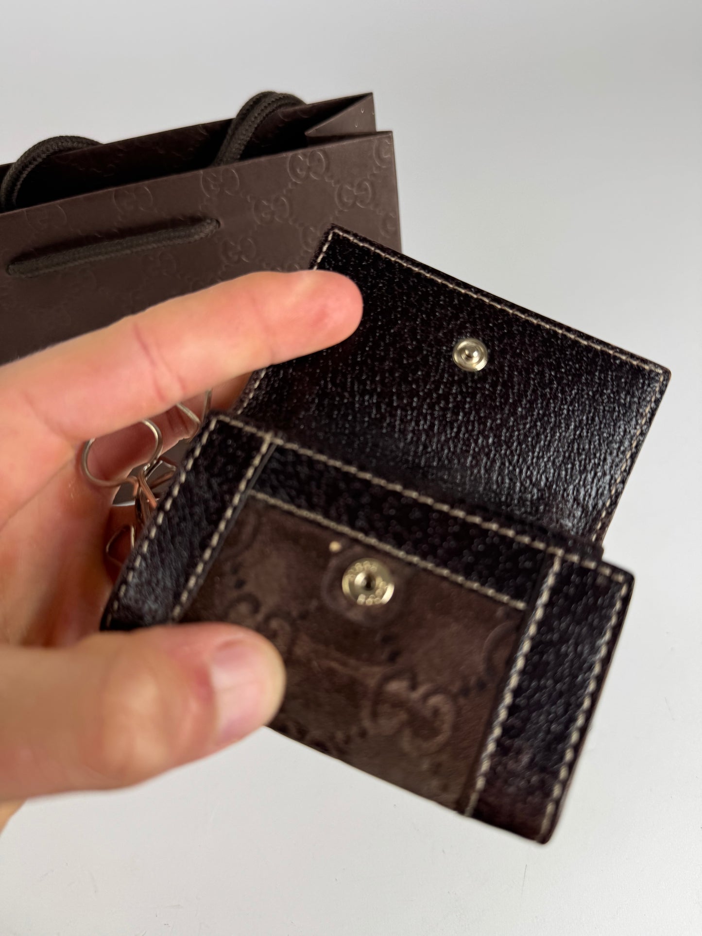 Porte-clés vintage Gucci en cuir suédé et monogramme marron