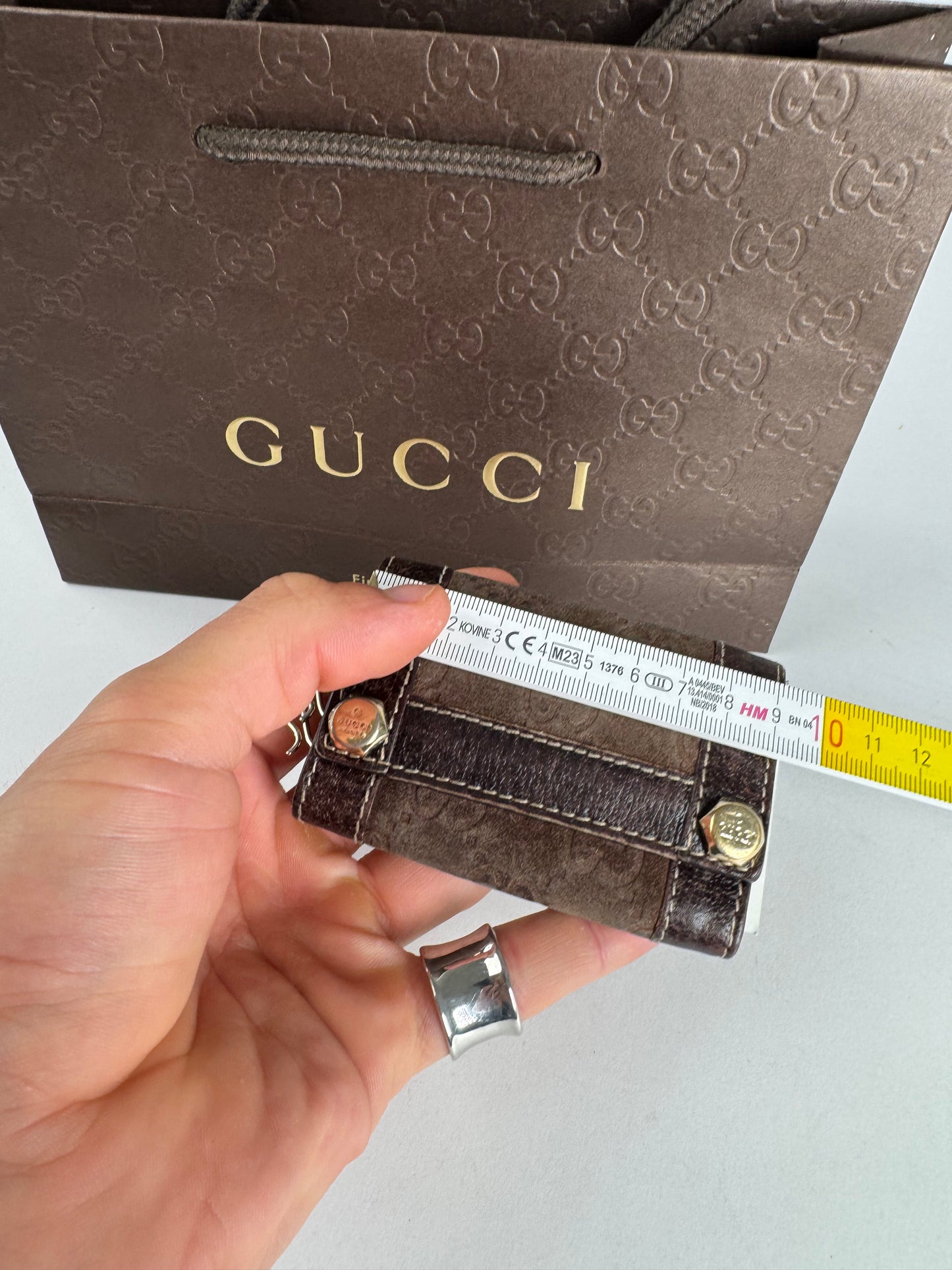 Porte-clés vintage Gucci en cuir suédé et monogramme marron