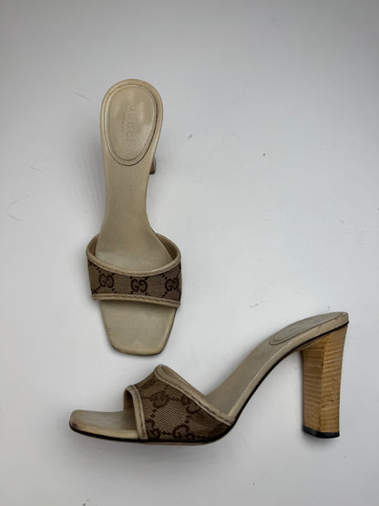 Vintage Gucci Monogram Pumps Beige EU37