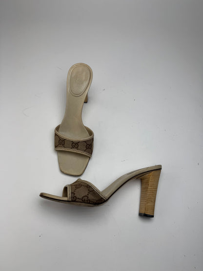 Vintage Gucci Monogram Pumps Beige EU37