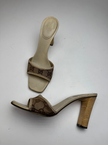 Vintage Gucci Monogram Pumps Beige EU37