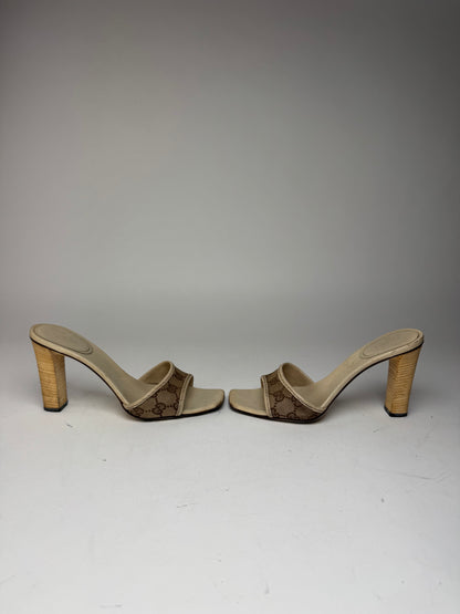 Vintage Gucci Monogram Pumps Beige EU37