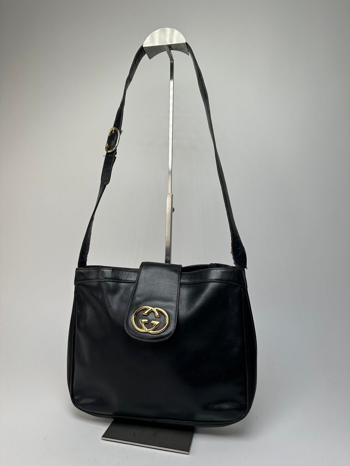 Vintage Gucci Smooth Leather Shoulder Bag Black