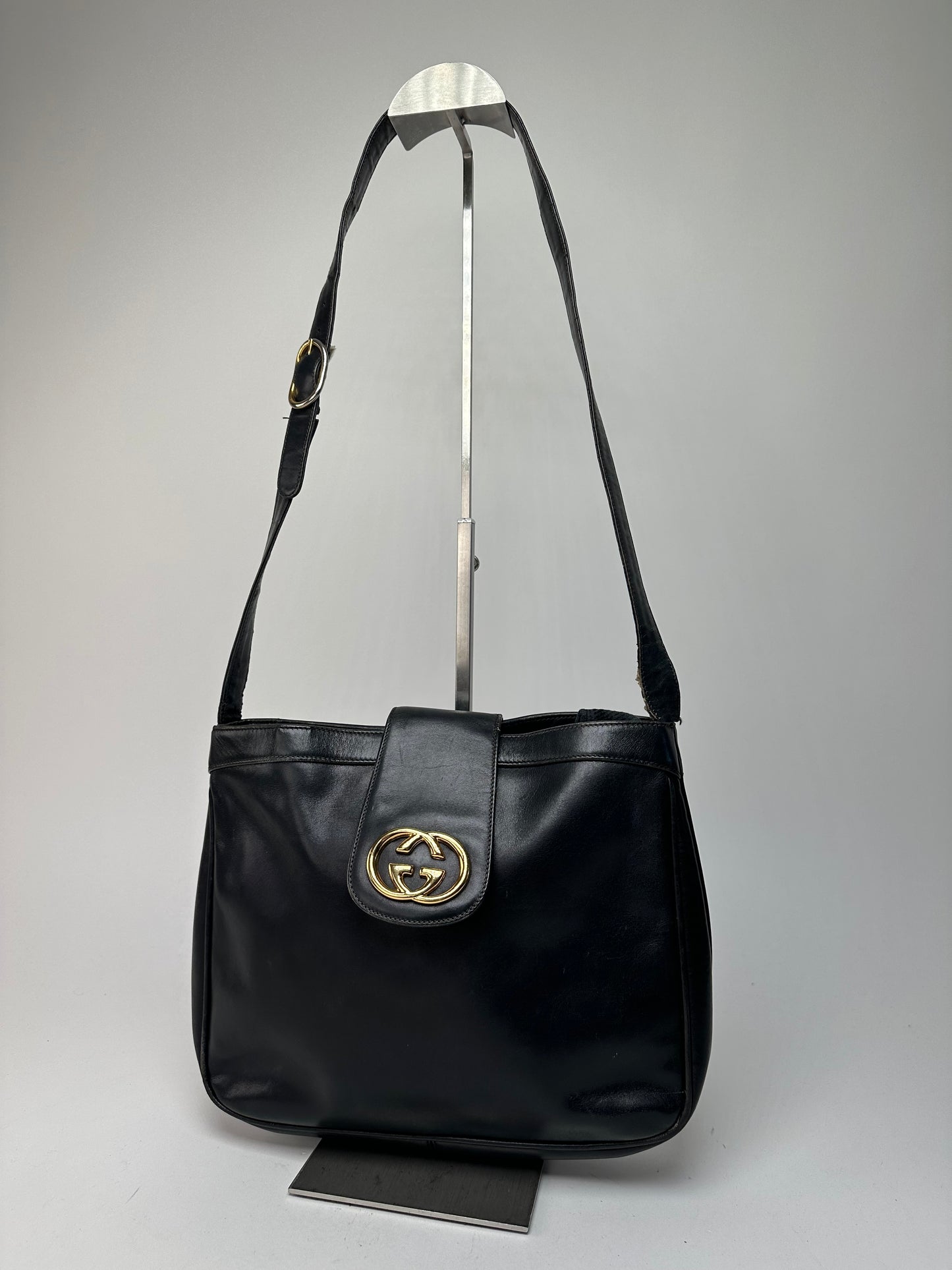 Vintage Gucci Smooth Leather Shoulder Bag Black